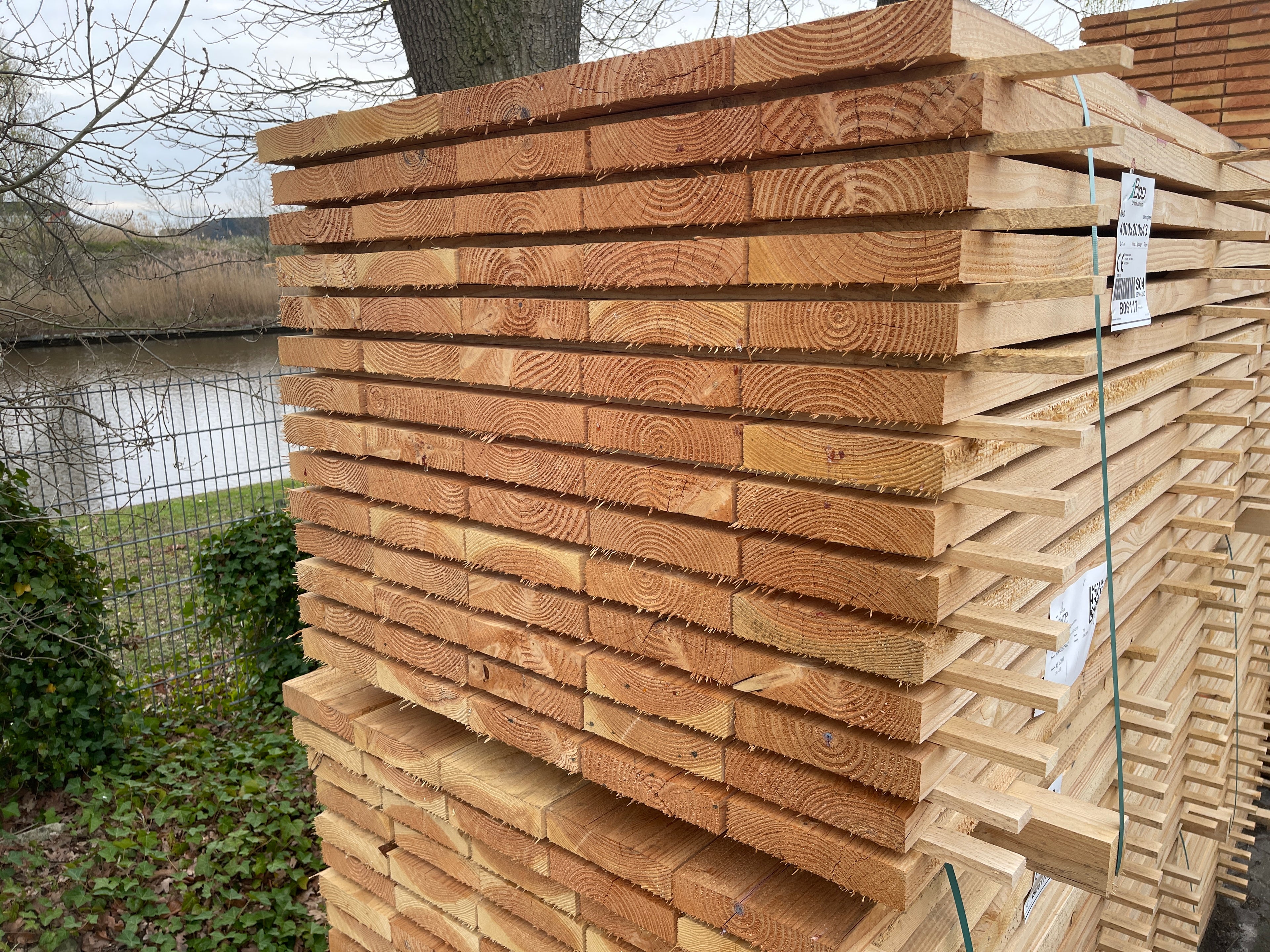 Douglas Planken Fijnbezaagd 43x200mm