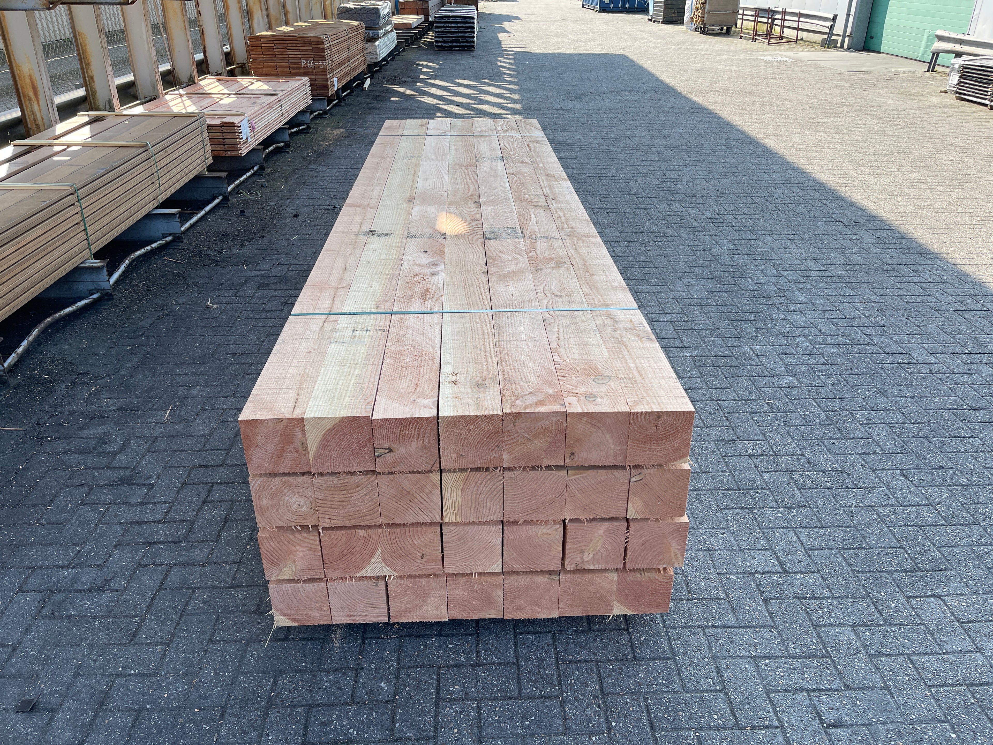 Douglas Balken Fijnbezaagd 150x150mm