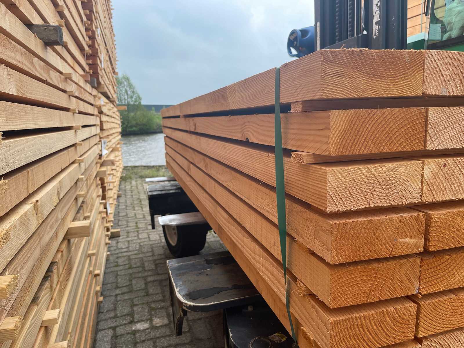 Douglas Balken Fijnbezaagd 75x175mm