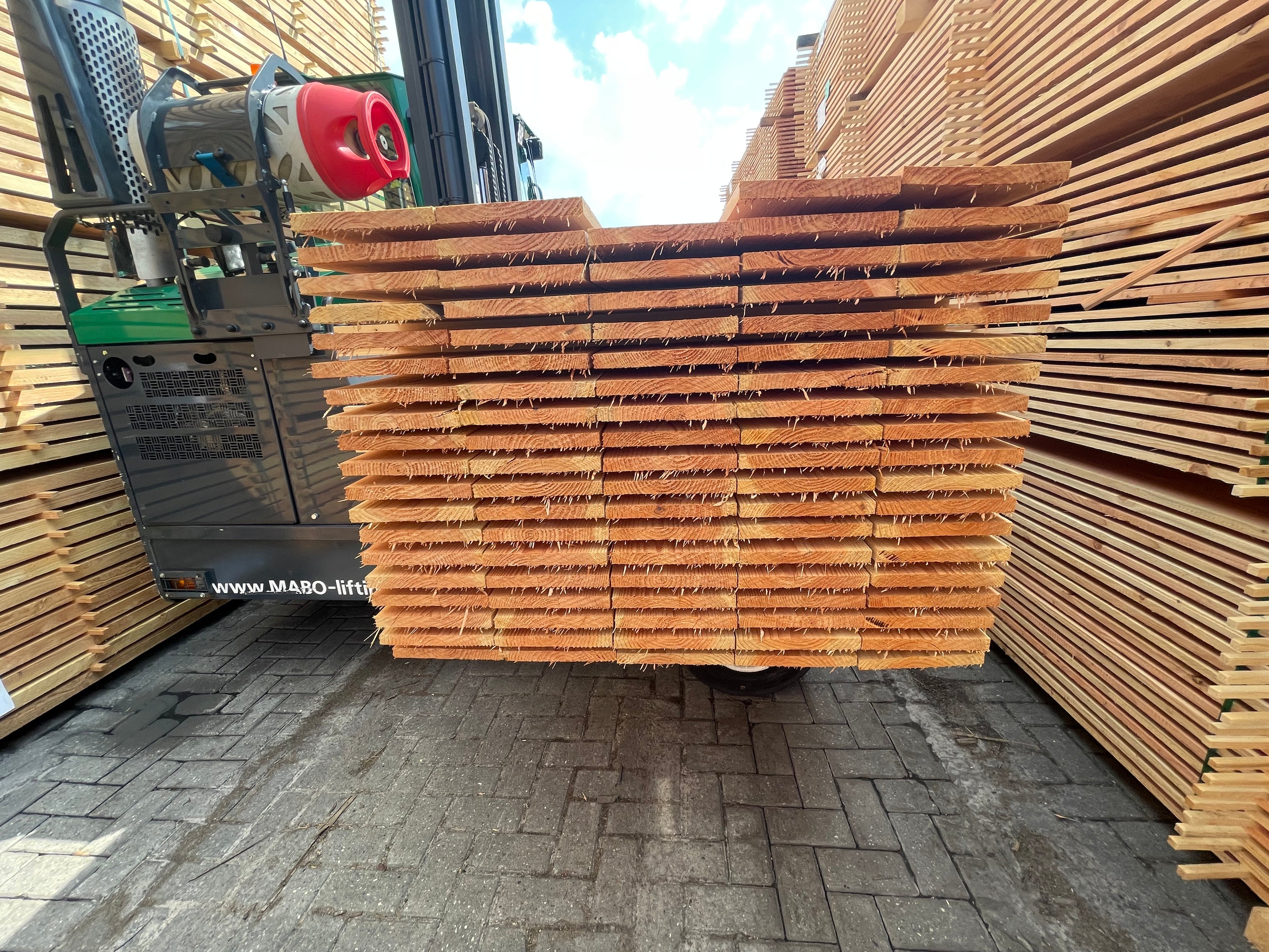 Douglas Planken Fijnbezaagd 22x200mm