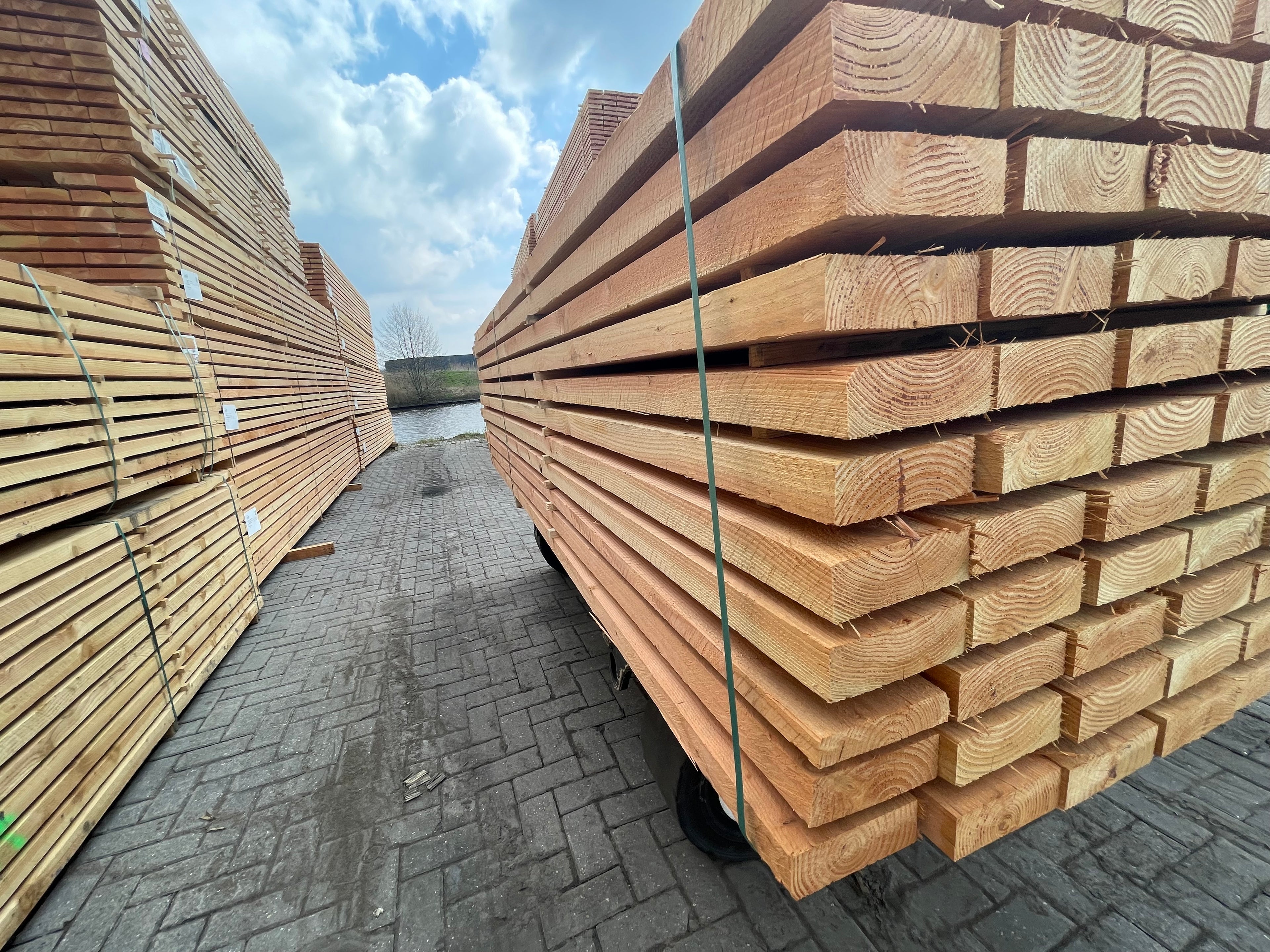 Douglas Balken Fijnbezaagd 50x150mm
