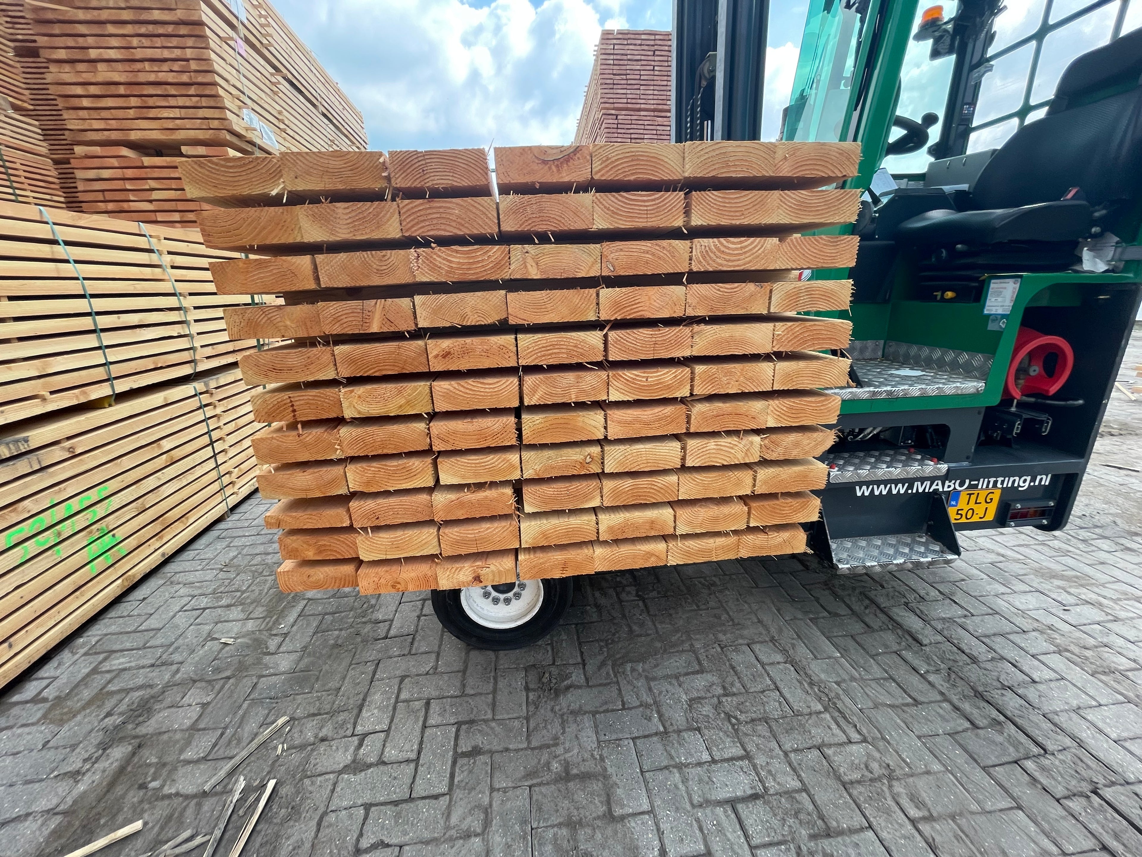 Douglas Balken Fijnbezaagd 50x150mm