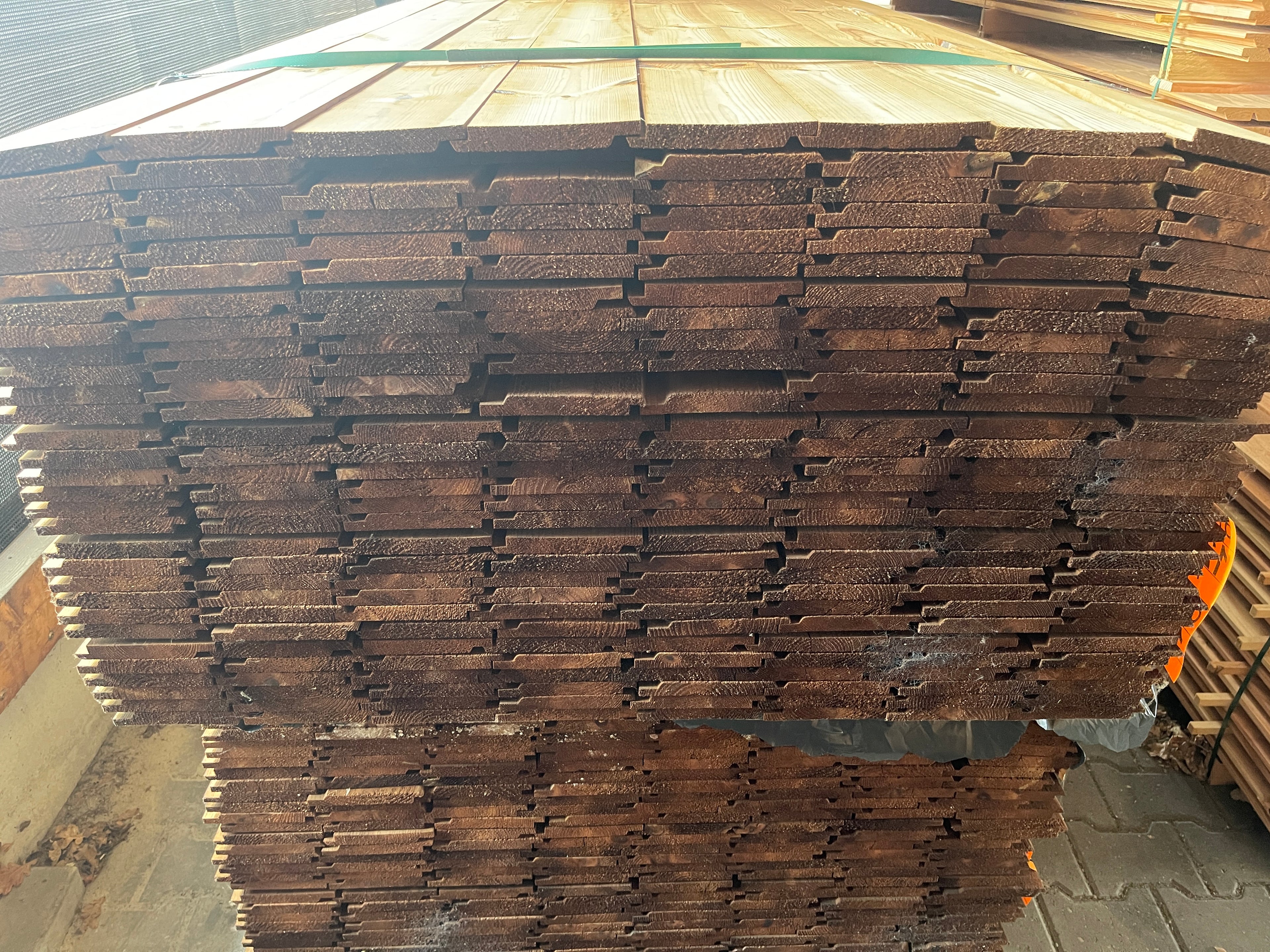 Grenen Channelsiding Bruin Gemodificeerd 18x140mm