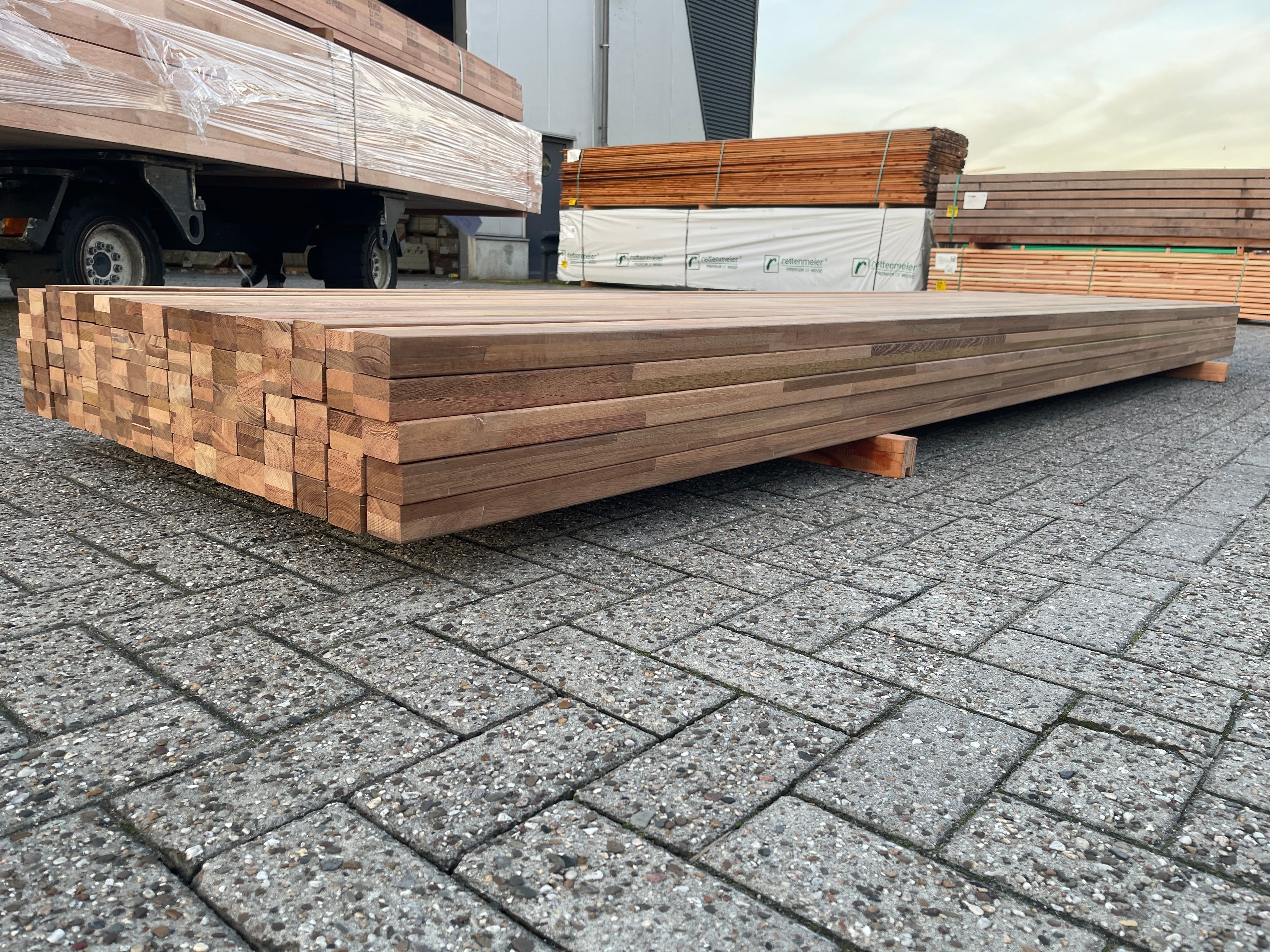 Guyana Teak Regels Geschaafd Gevingerlast Gelamineerd 40x60mm
