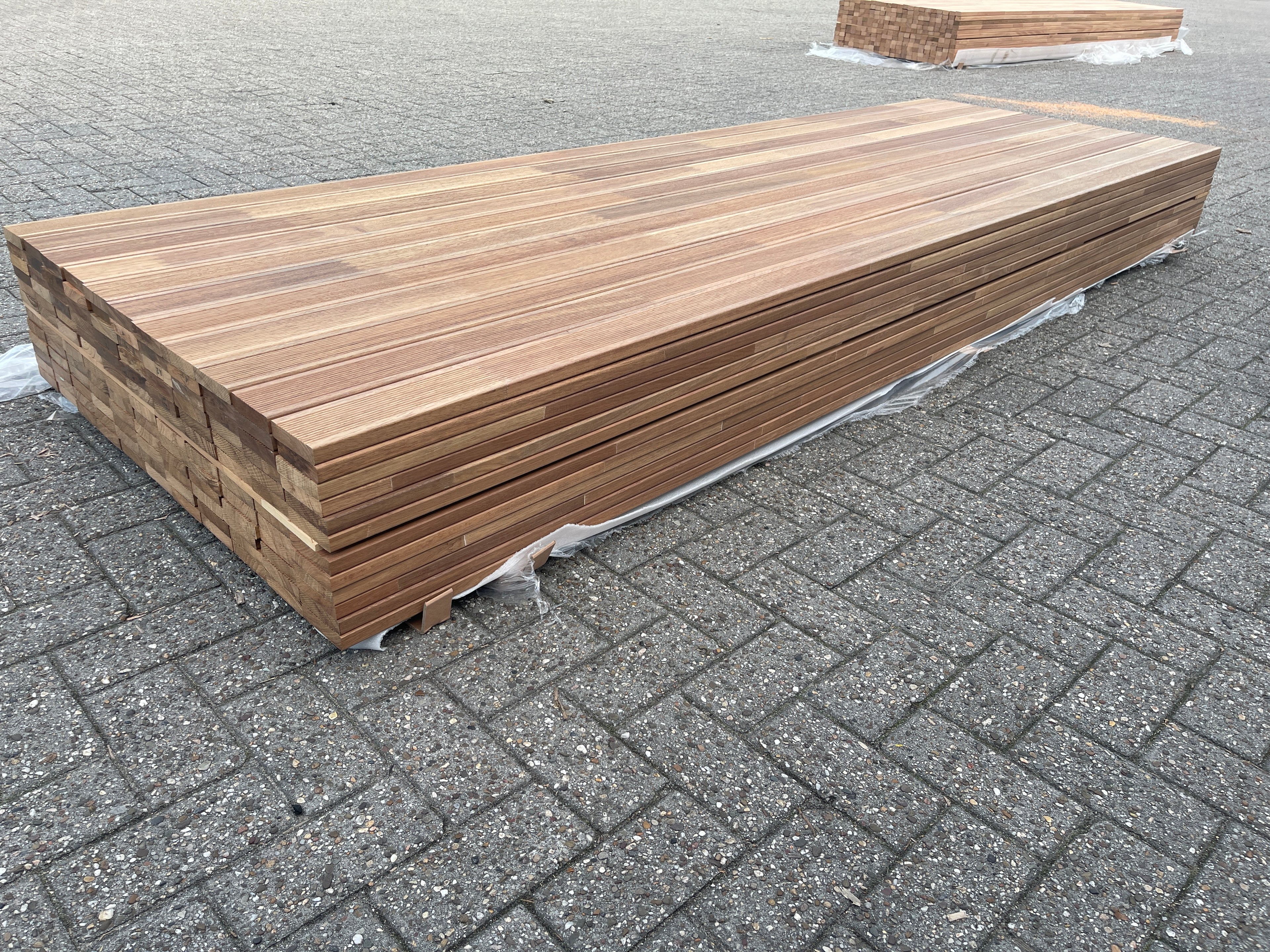 Guyana Teak Vlonderplanken Gevingerlast 21x90mm
