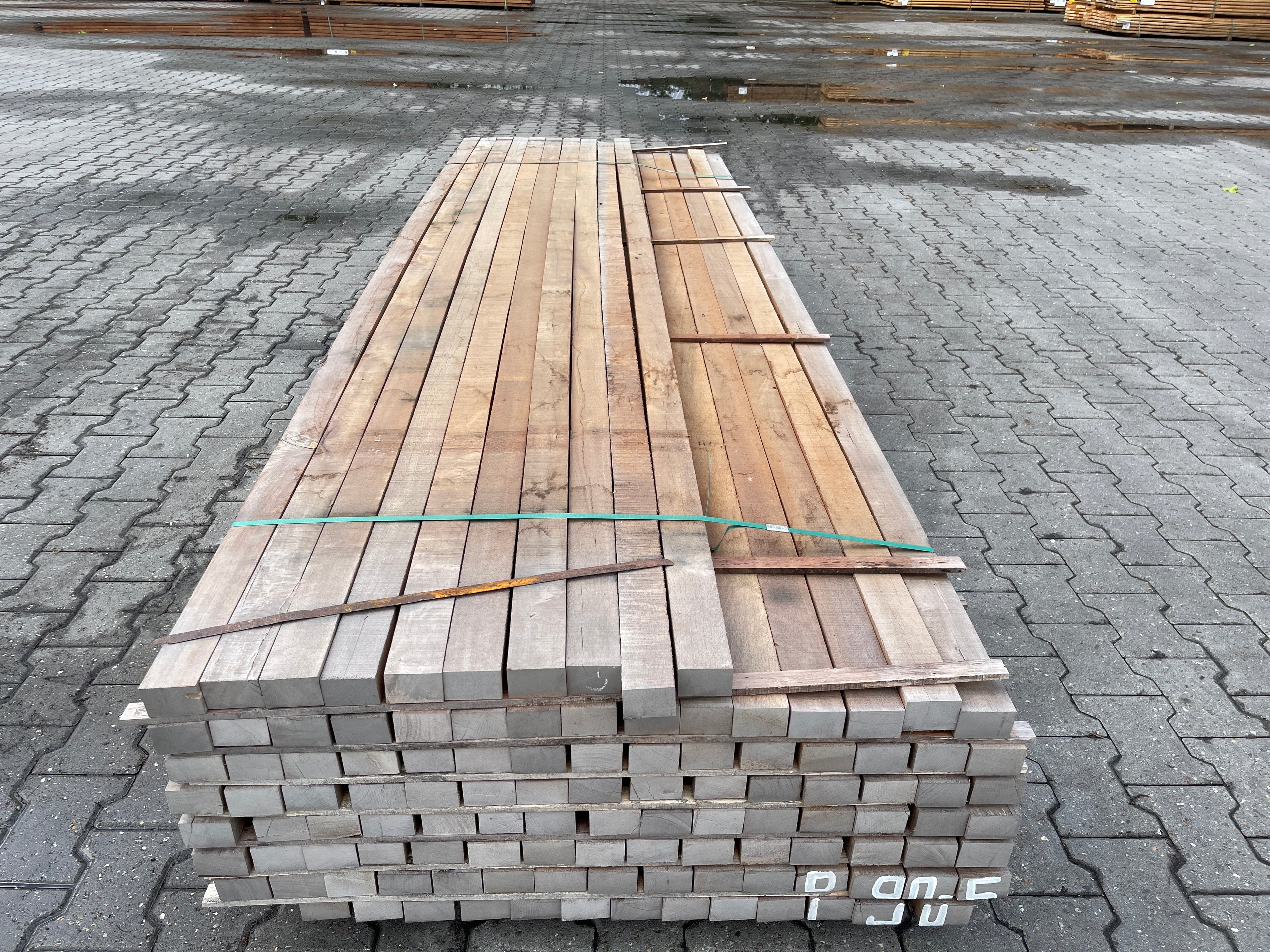 Massaranduba Regels Fijnbezaagd 40x60mm - Lengte 300cm, 113 stuks