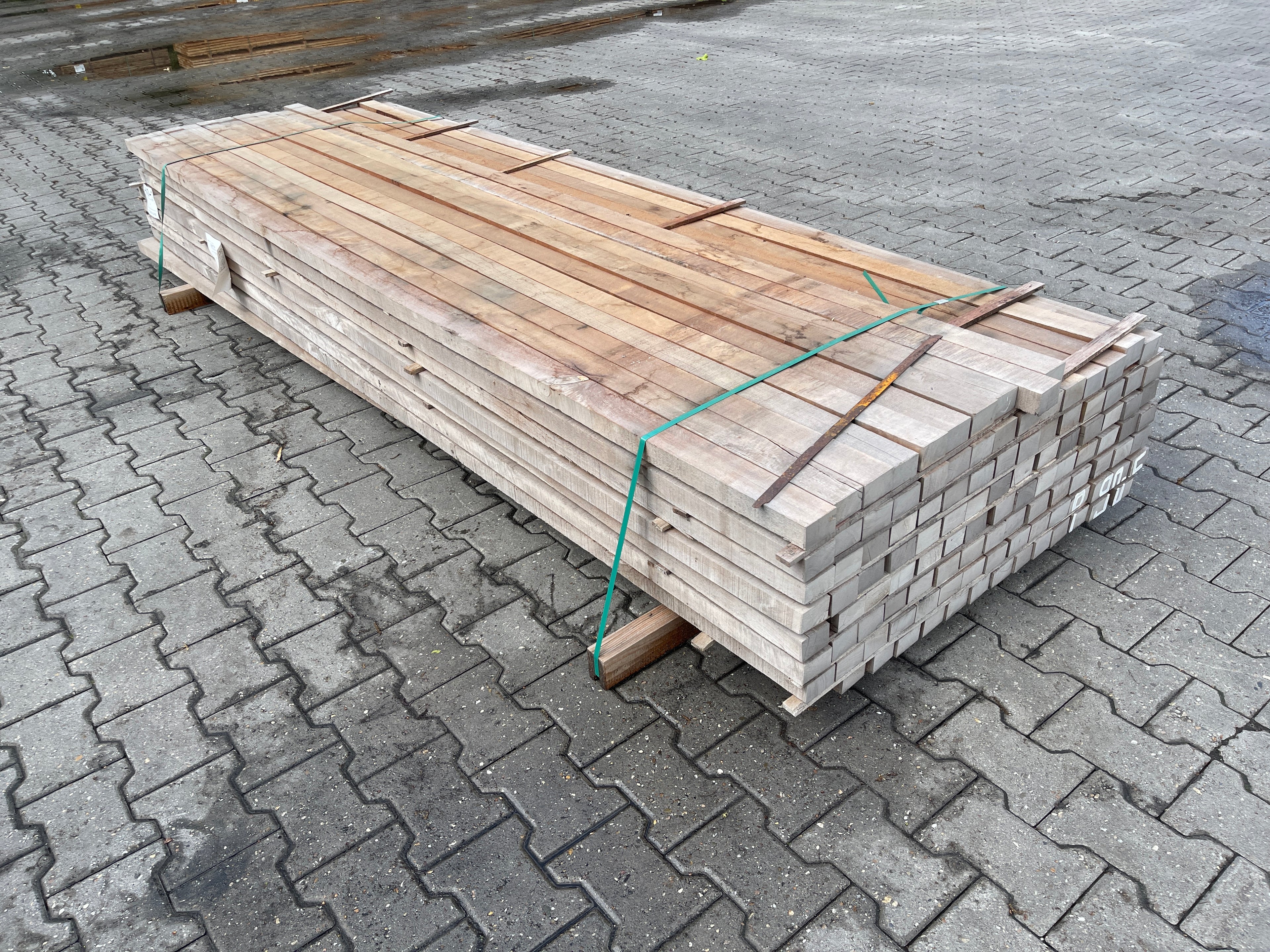 Massaranduba Regels Fijnbezaagd 40x60mm - Lengte 300cm, 113 stuks