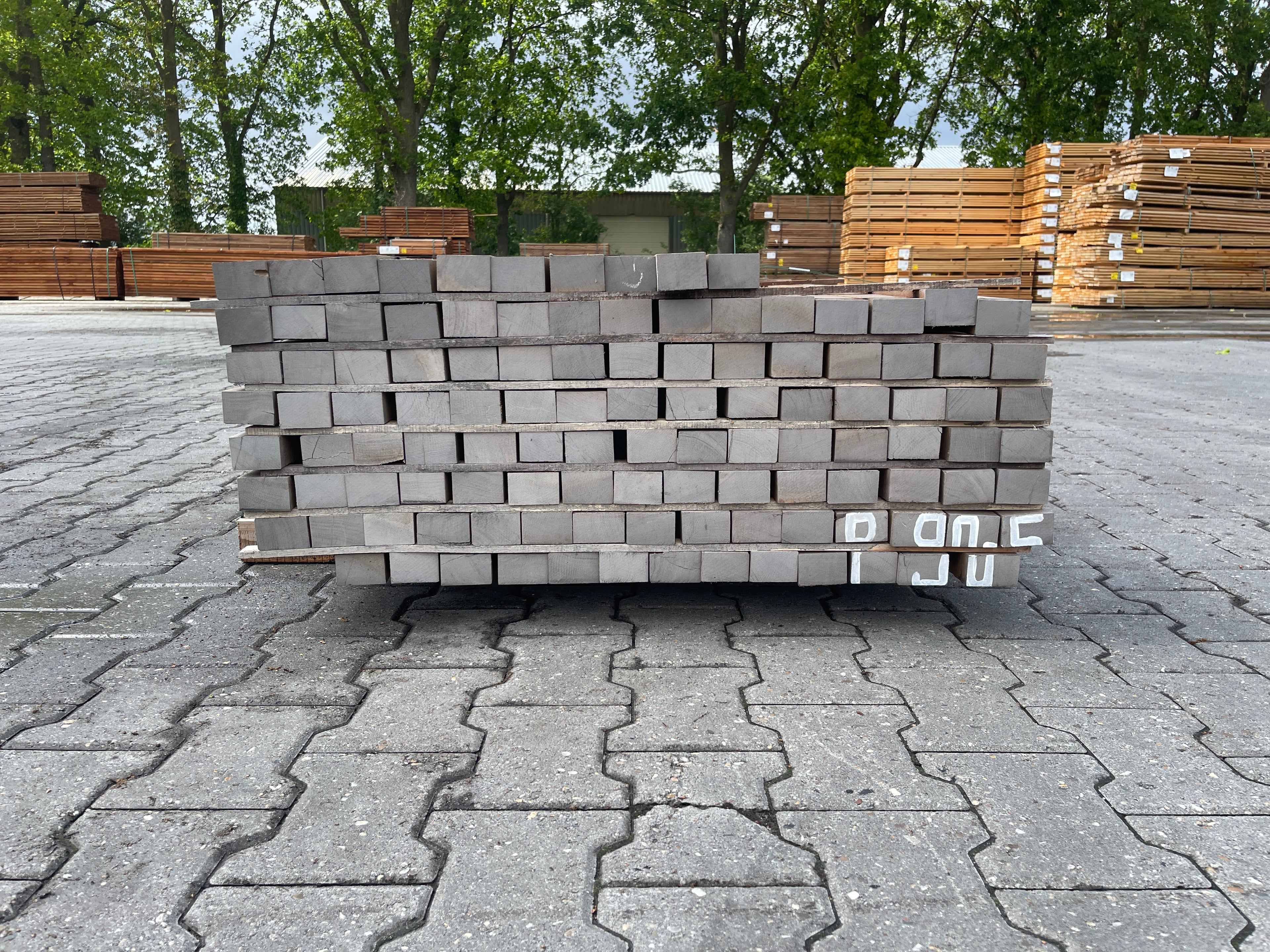 Massaranduba Regels Fijnbezaagd 40x60mm - Lengte 300cm, 113 stuks