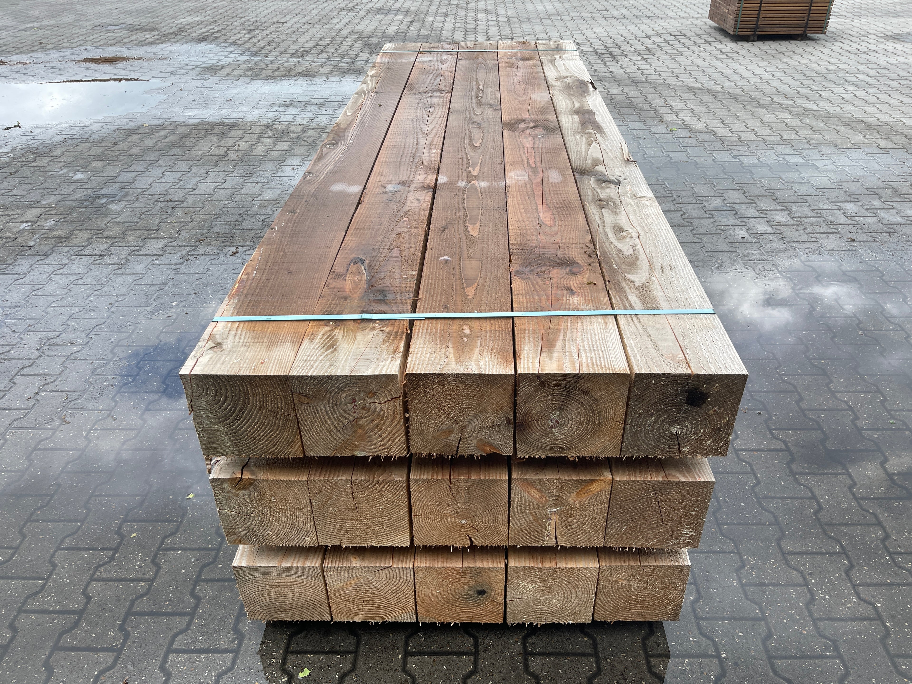 Douglas Balken Fijnbezaagd 200x200mm - Lengte 300cm, 15 stuks