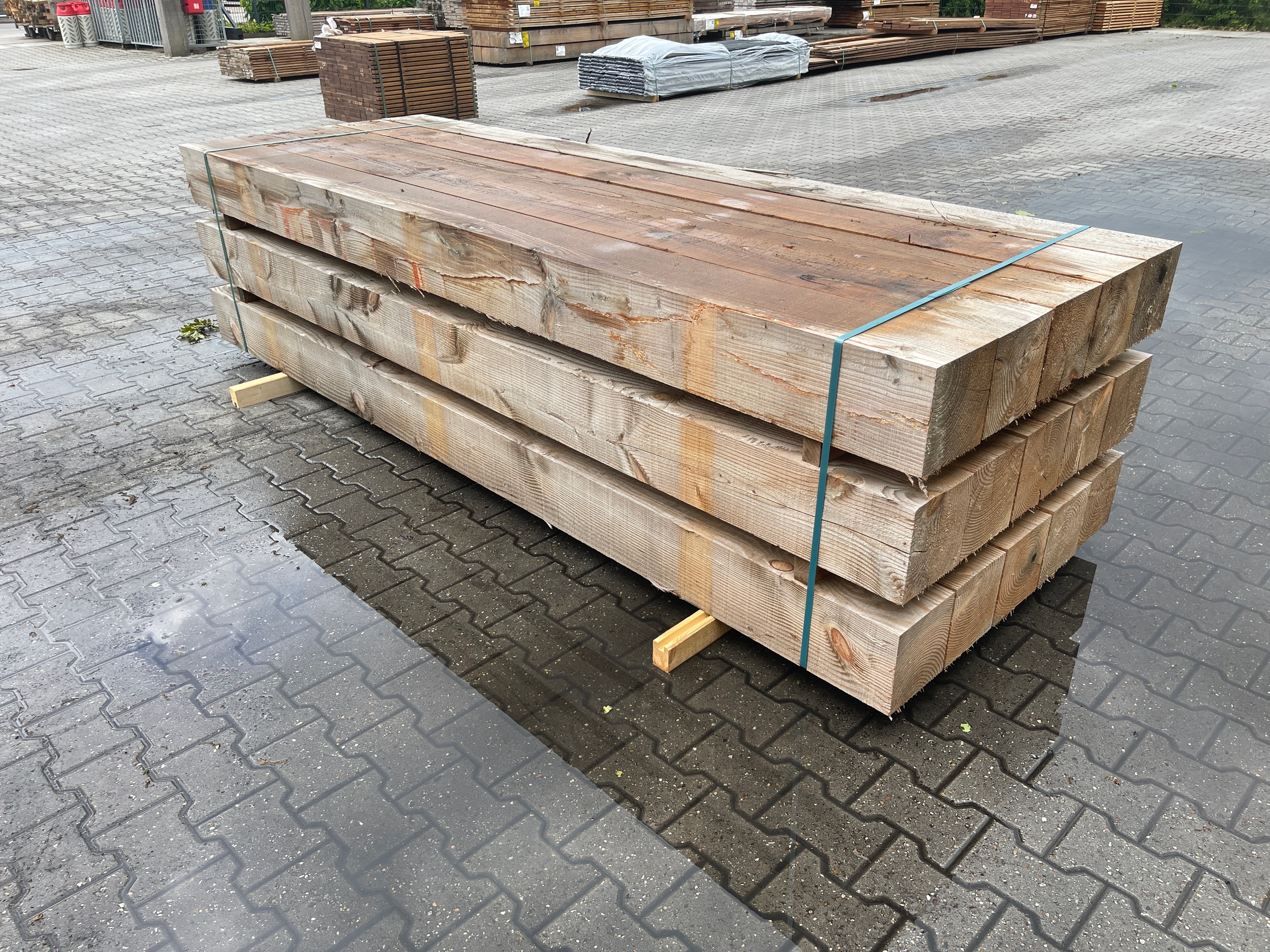 Douglas Balken Fijnbezaagd 200x200mm - Lengte 300cm, 15 stuks