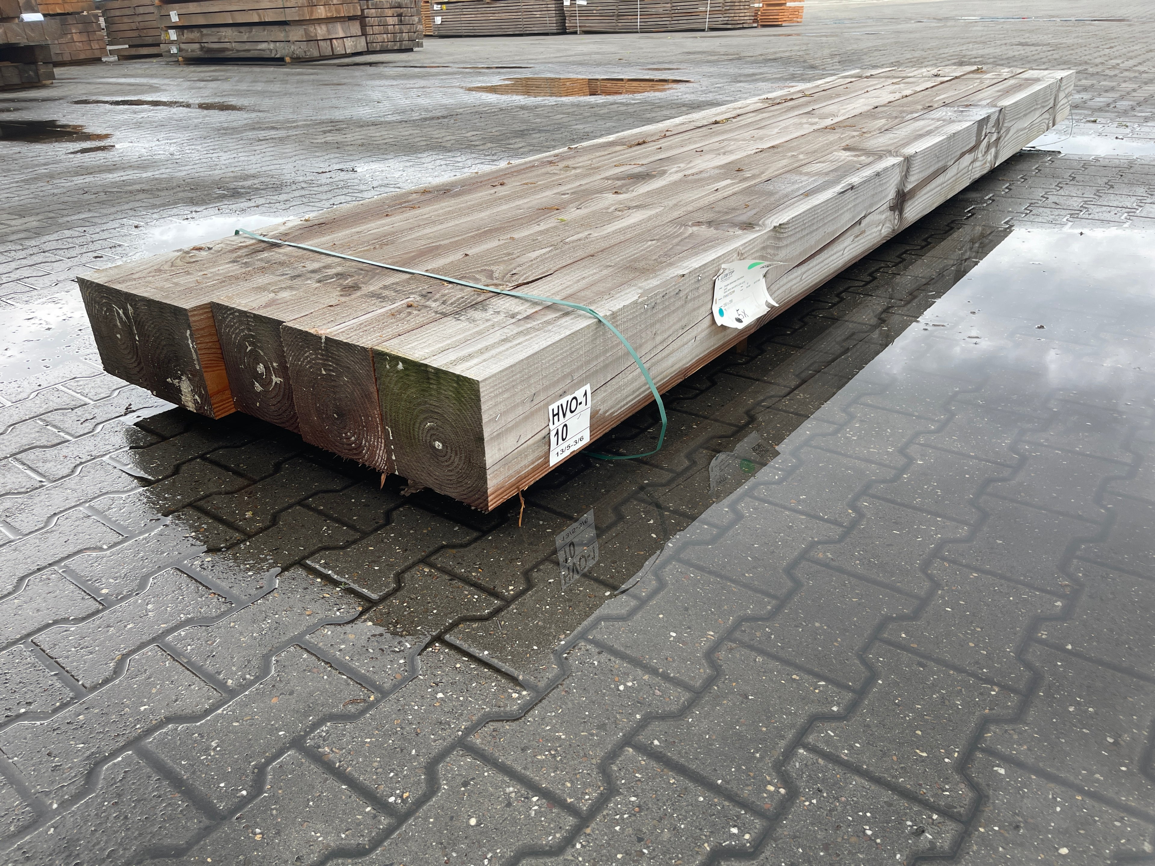 Douglas Balken Fijnbezaagd 200x200mm - Lengte 400cm, 5 stuks
