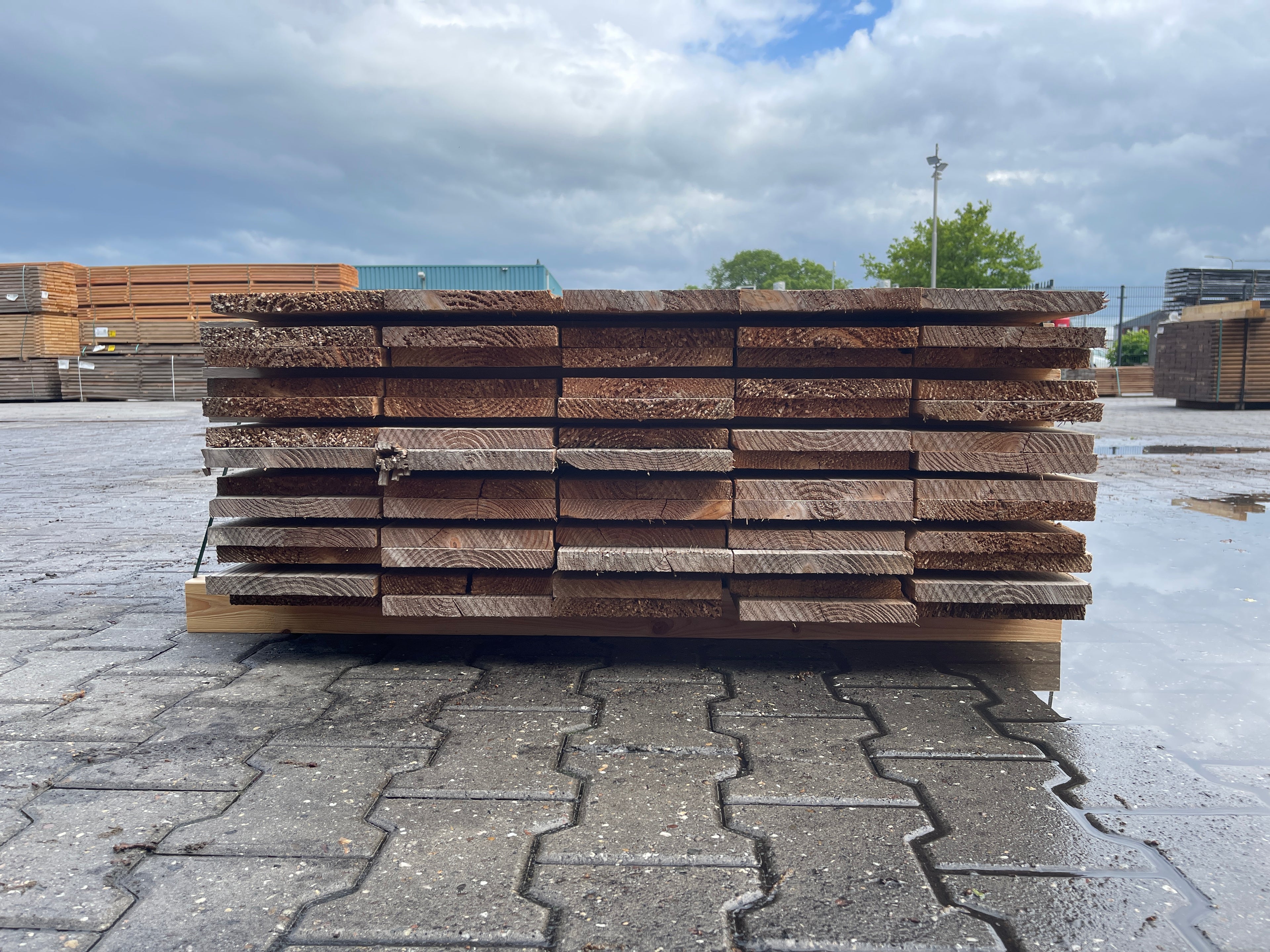 Douglas Planken Fijnbezaagd 22x200mm - Lengte 300cm, 65 stuks