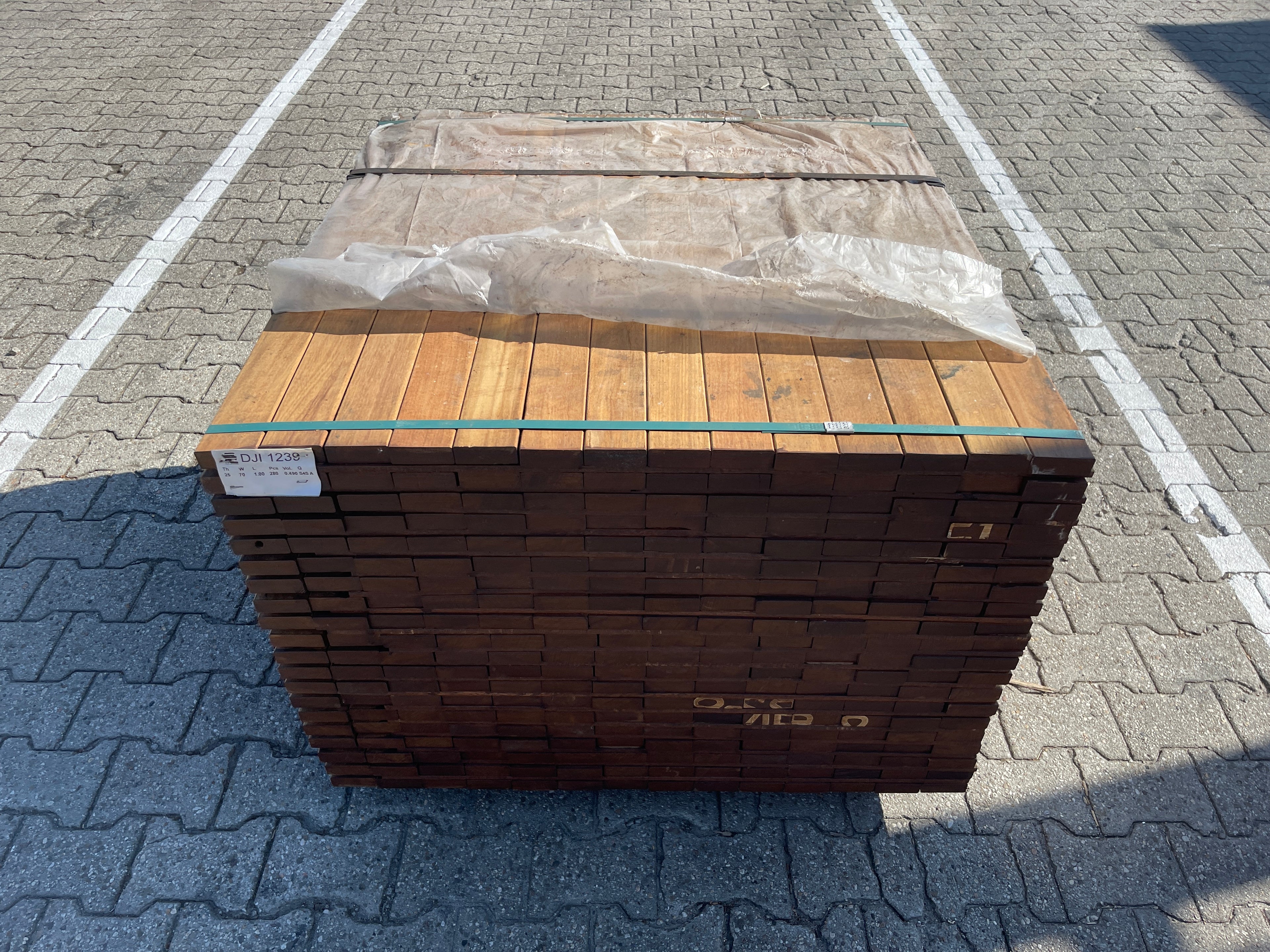 Guyana Ipé Planken Geschaafd 25x70mm - Lengte 100cm, 280 stuks