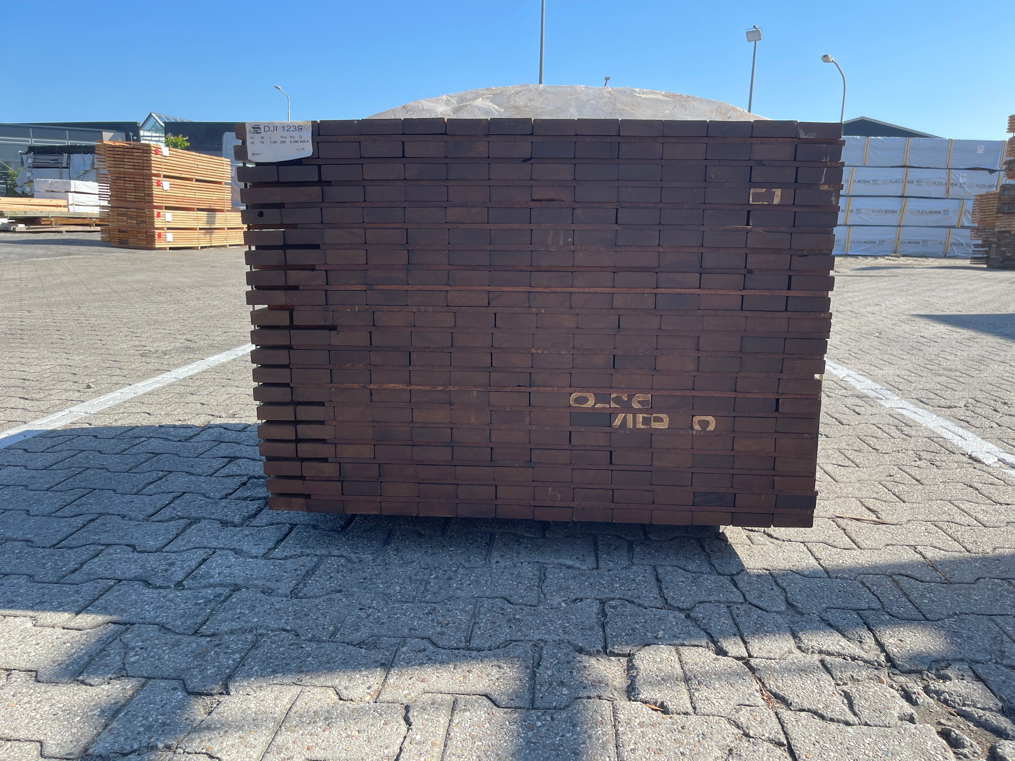 Guyana Ipé Planken Geschaafd 25x70mm - Lengte 100cm, 280 stuks