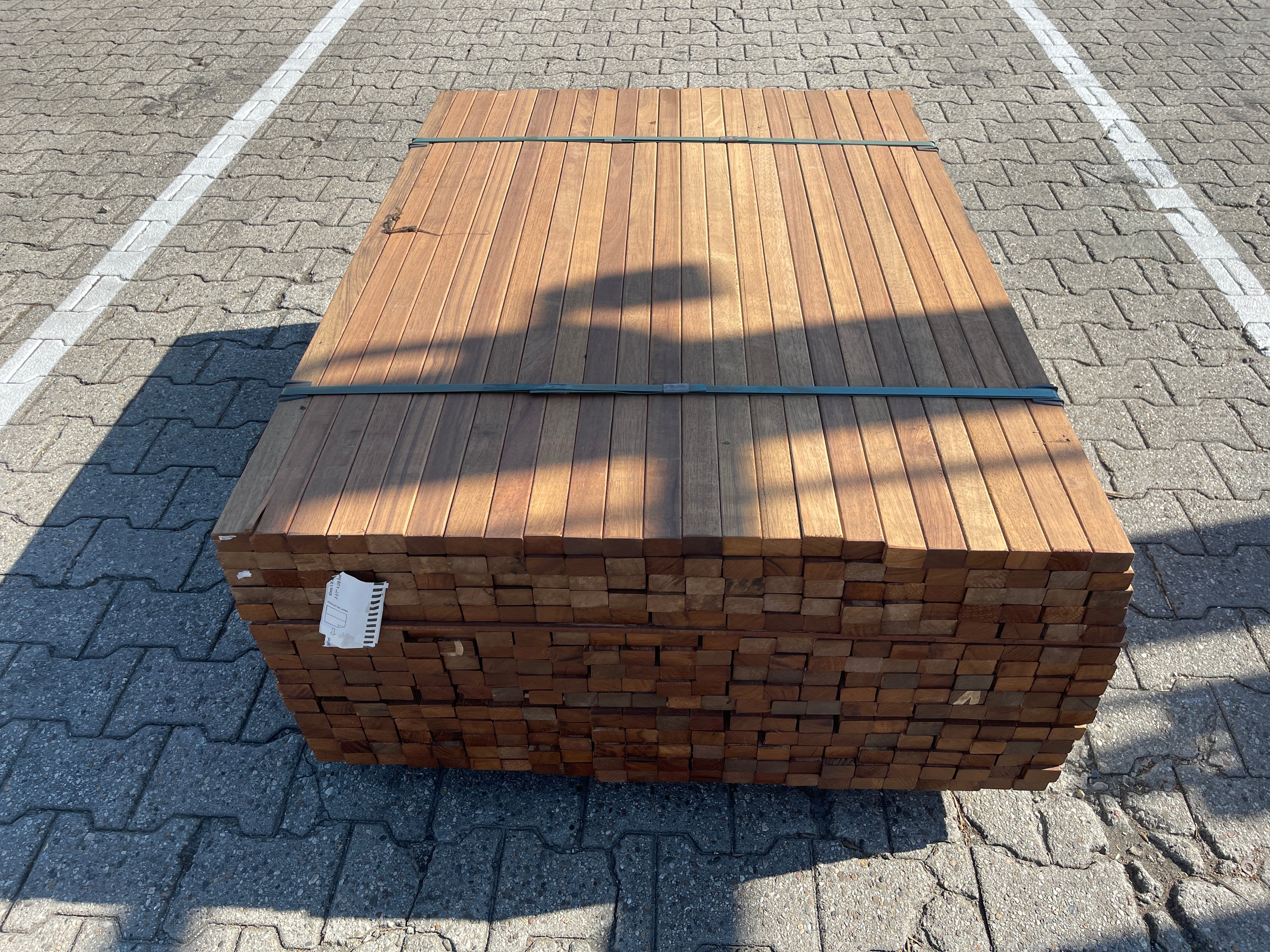 Guyana Teak Latten Geschaafd 27x40mm - Lengte 125cm, 345 stuks