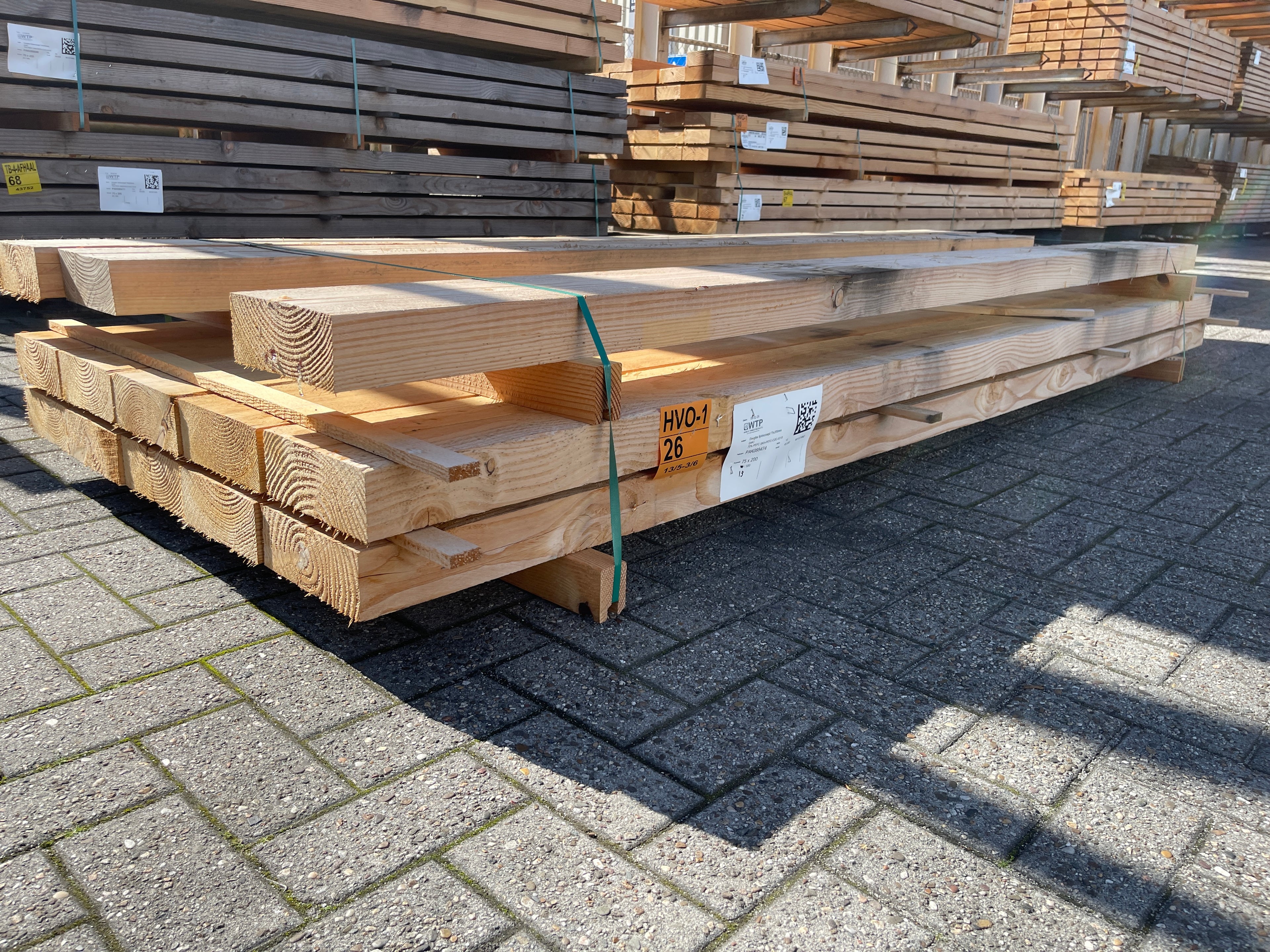 Douglas Balken Fijnbezaagd 75x200mm, Lengte 300cm, 13 stuks