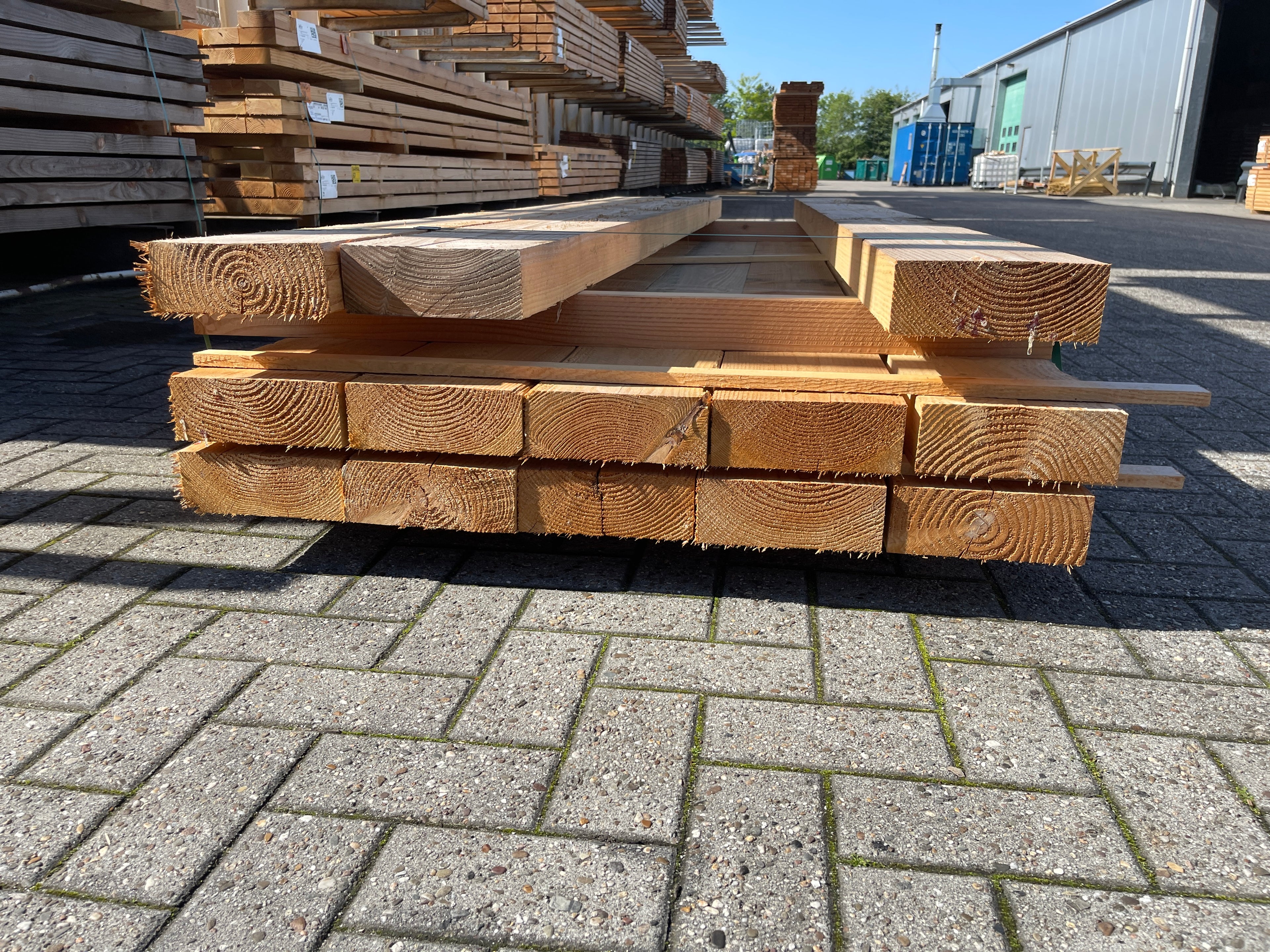 Douglas Balken Fijnbezaagd 75x200mm, Lengte 300cm, 13 stuks