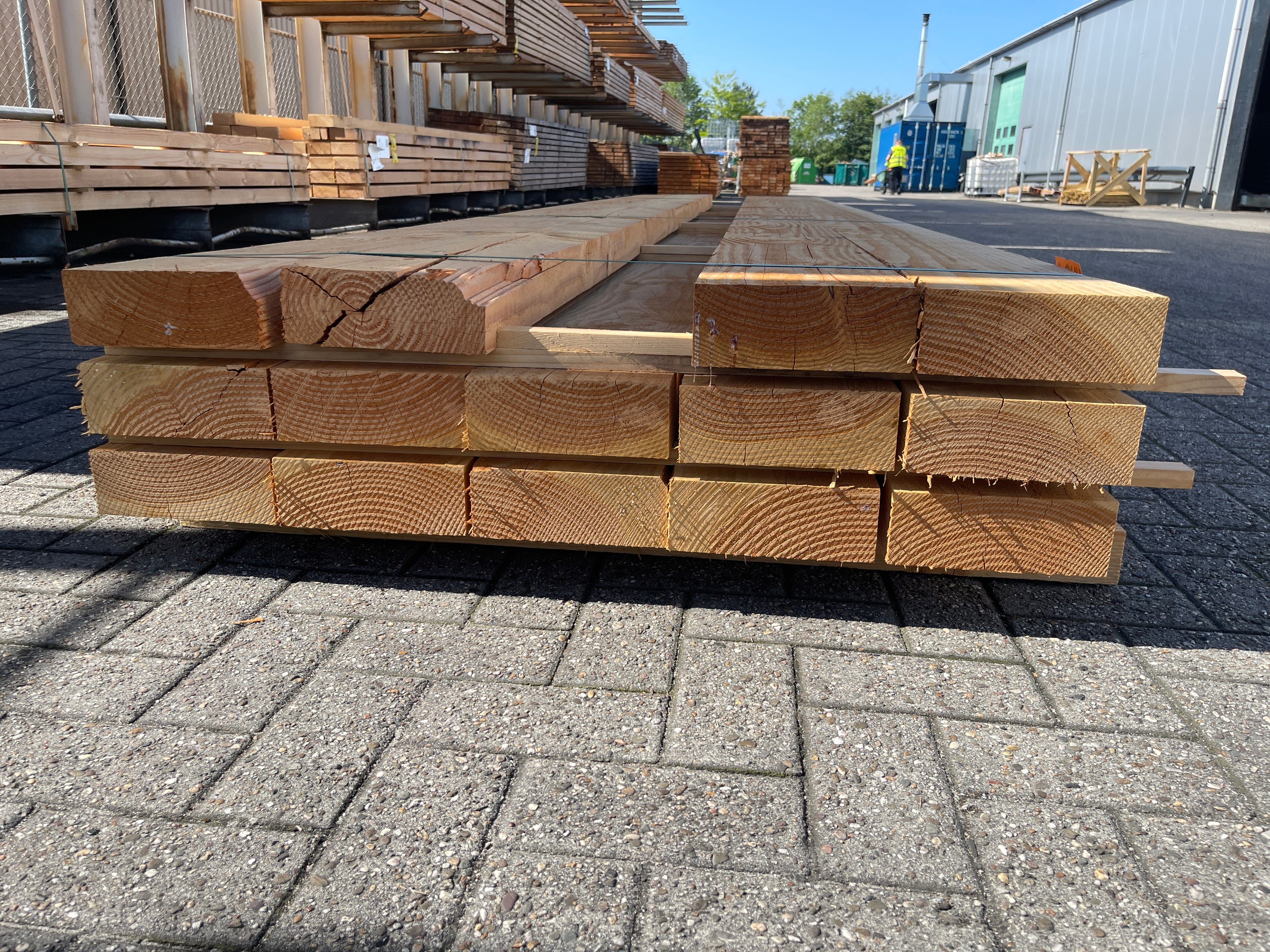 Douglas Balken Fijnbezaagd 75x200mm, Lengte 500cm, 14 stuks