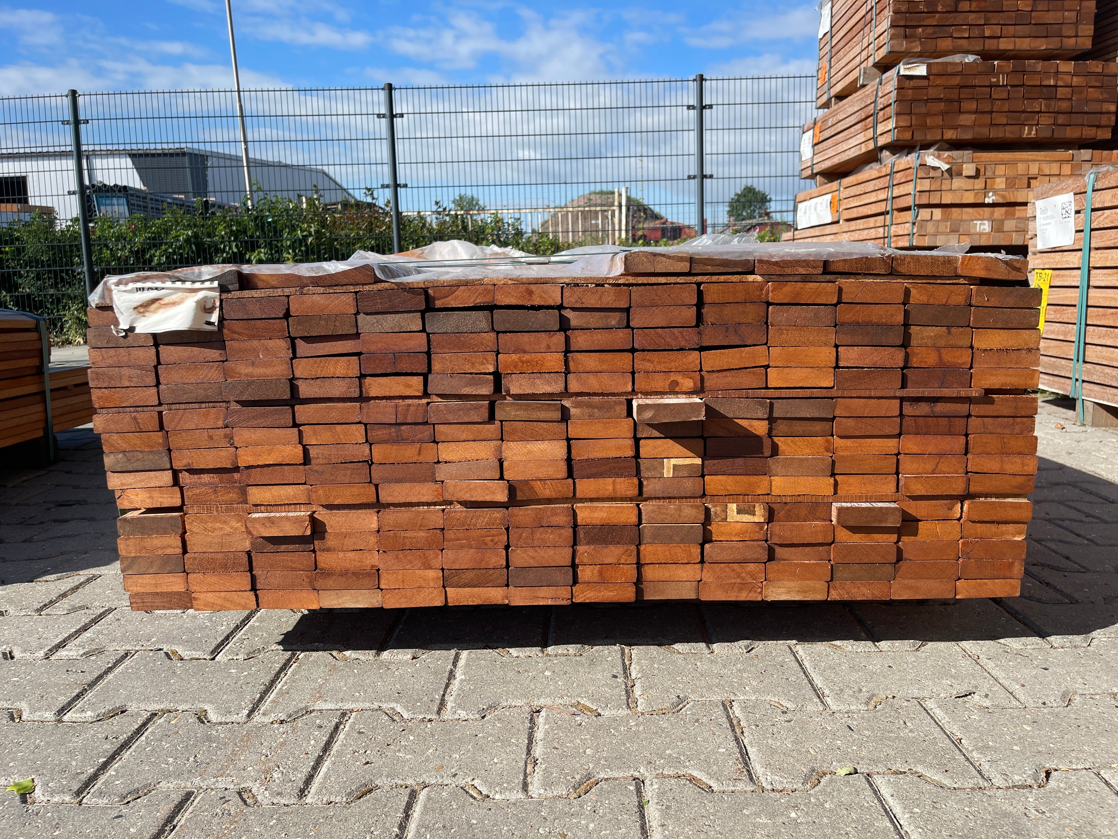Angelim Pedra Latten Geschaafd 21x40mm - lengte 185cm, 276 stuks