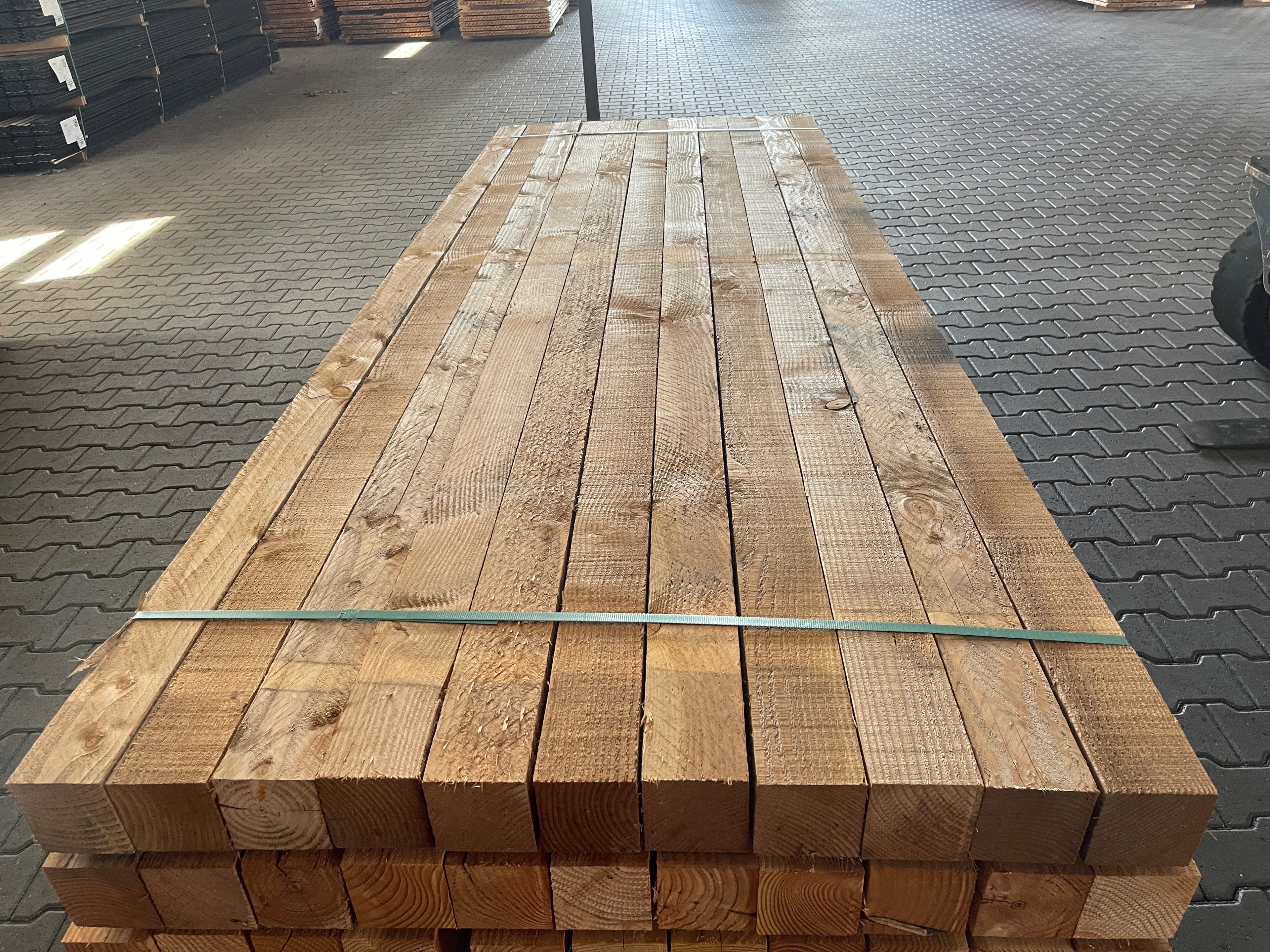 Douglas Balken Fijnbezaagd 100x100mm - lengte 300cm, 66 stuks