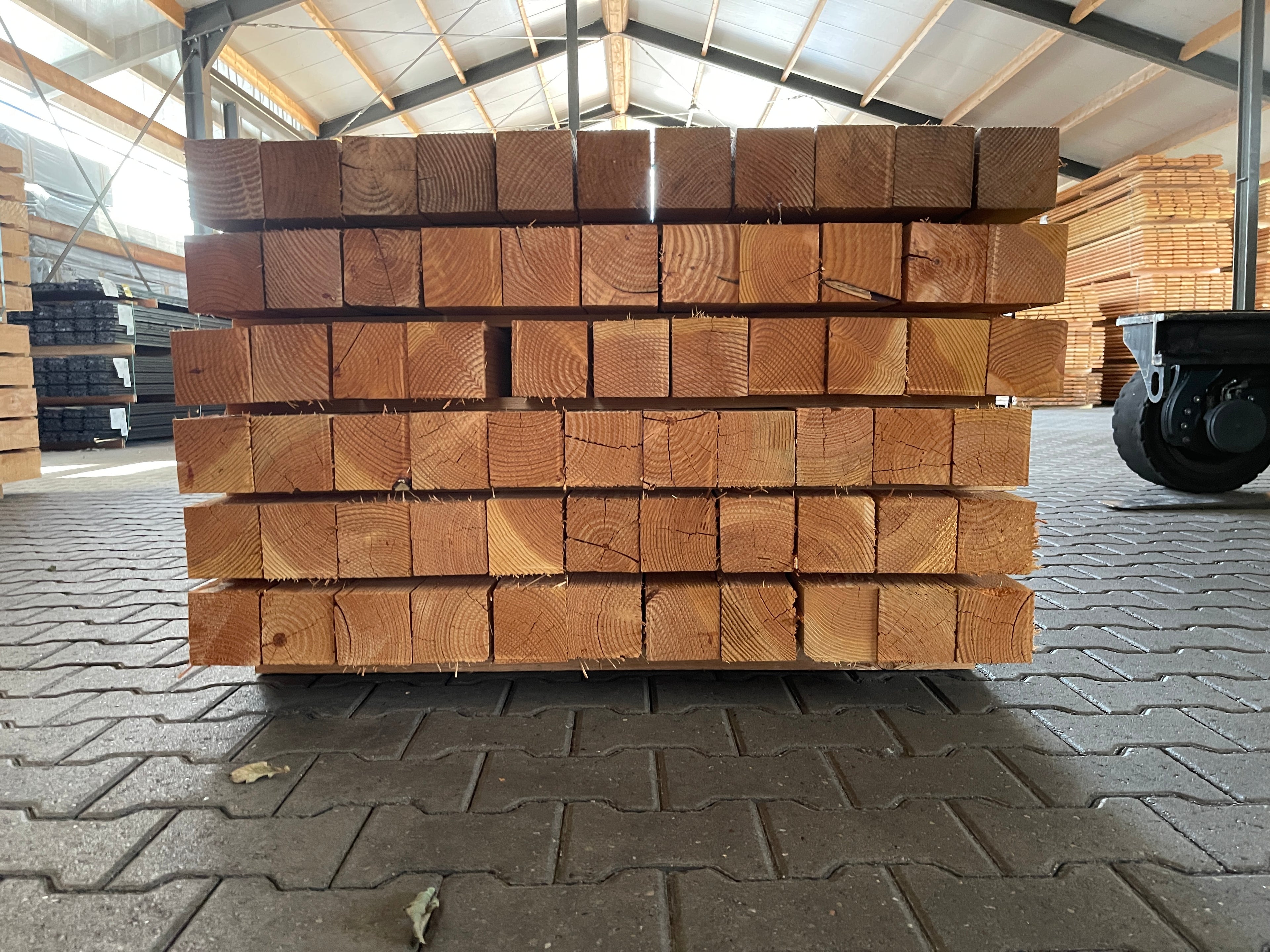 Douglas Balken Fijnbezaagd 100x100mm - lengte 300cm, 66 stuks