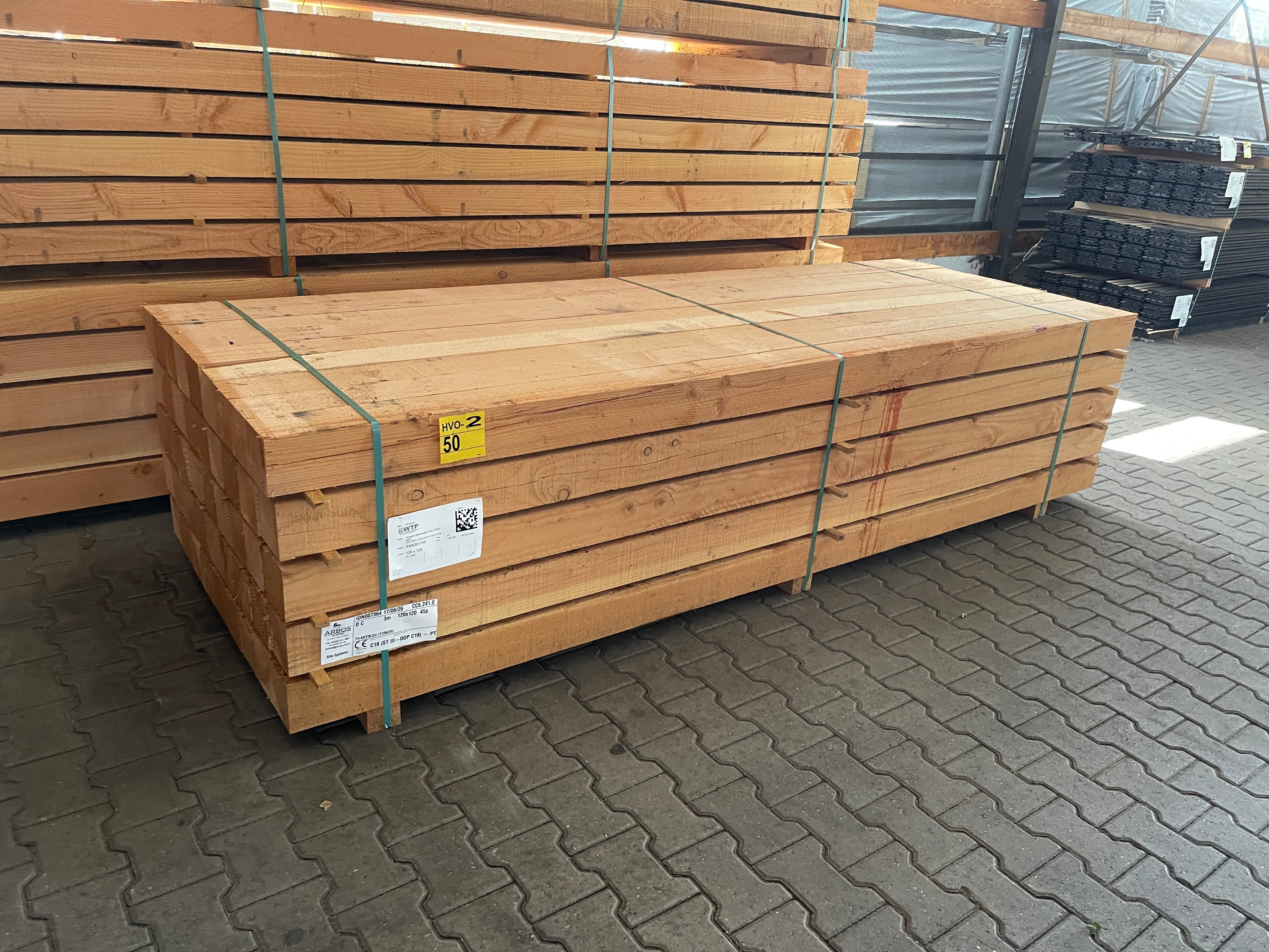 Douglas Balken Fijnbezaagd 120x120mm - lengte 300cm, 45 stuks