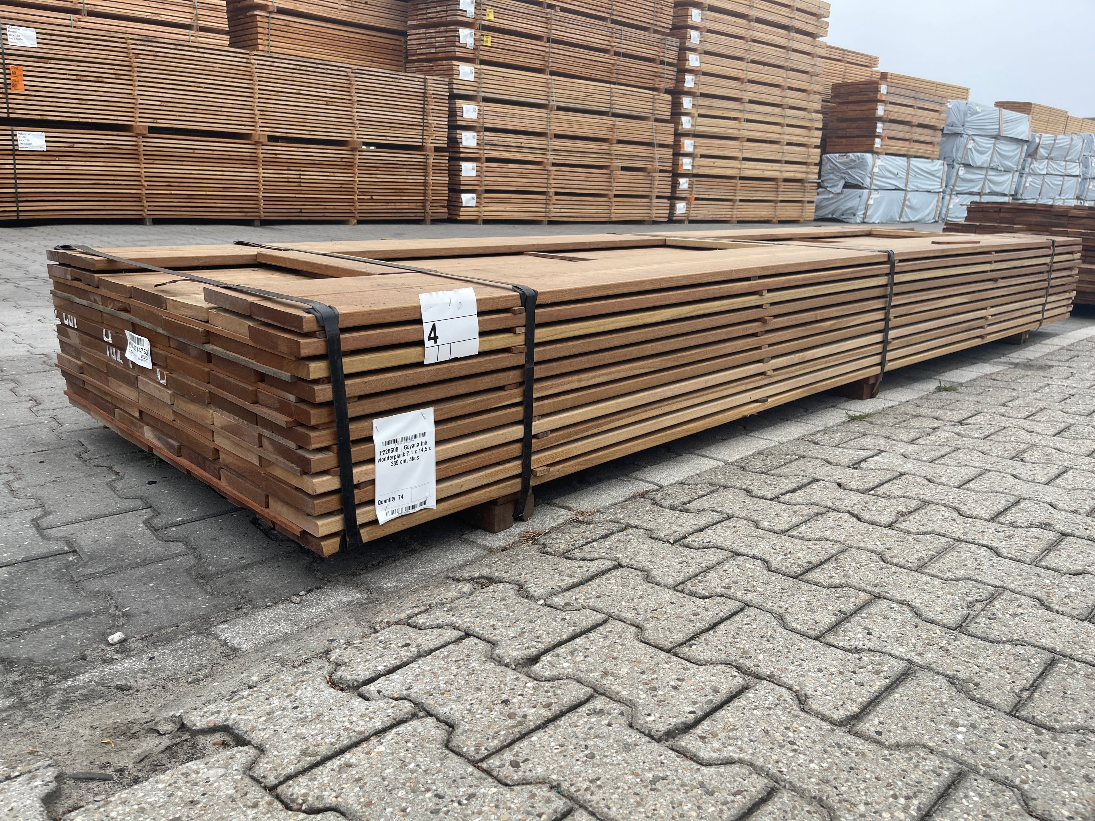 Guyana Ipé Geschaafd 21x140mm (Country Grade) - lengte 365cm, 74 stuks