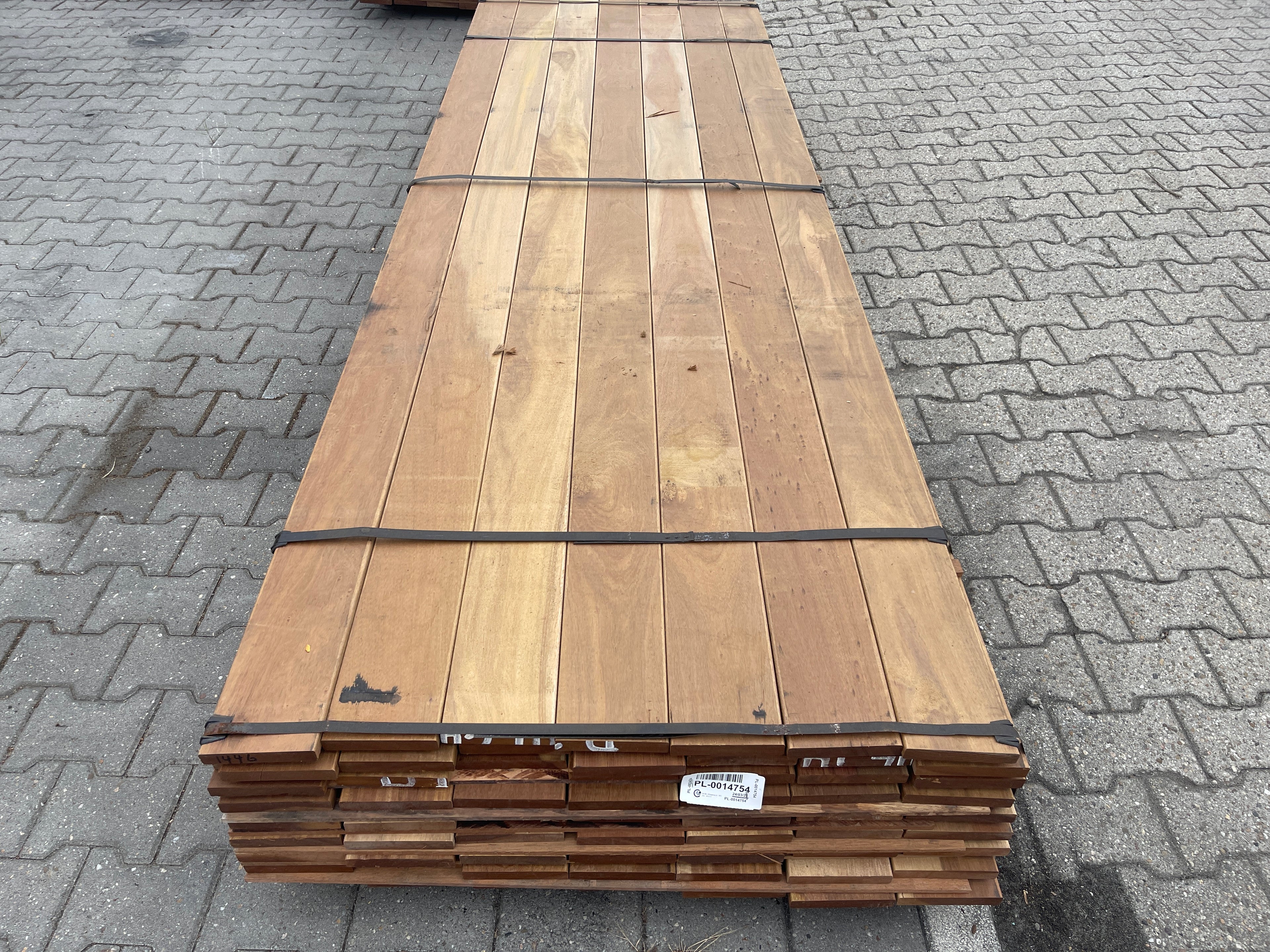 Guyana Ipé Geschaafd 21x140mm (Country Grade) - lengte 305cm, 63 stuks