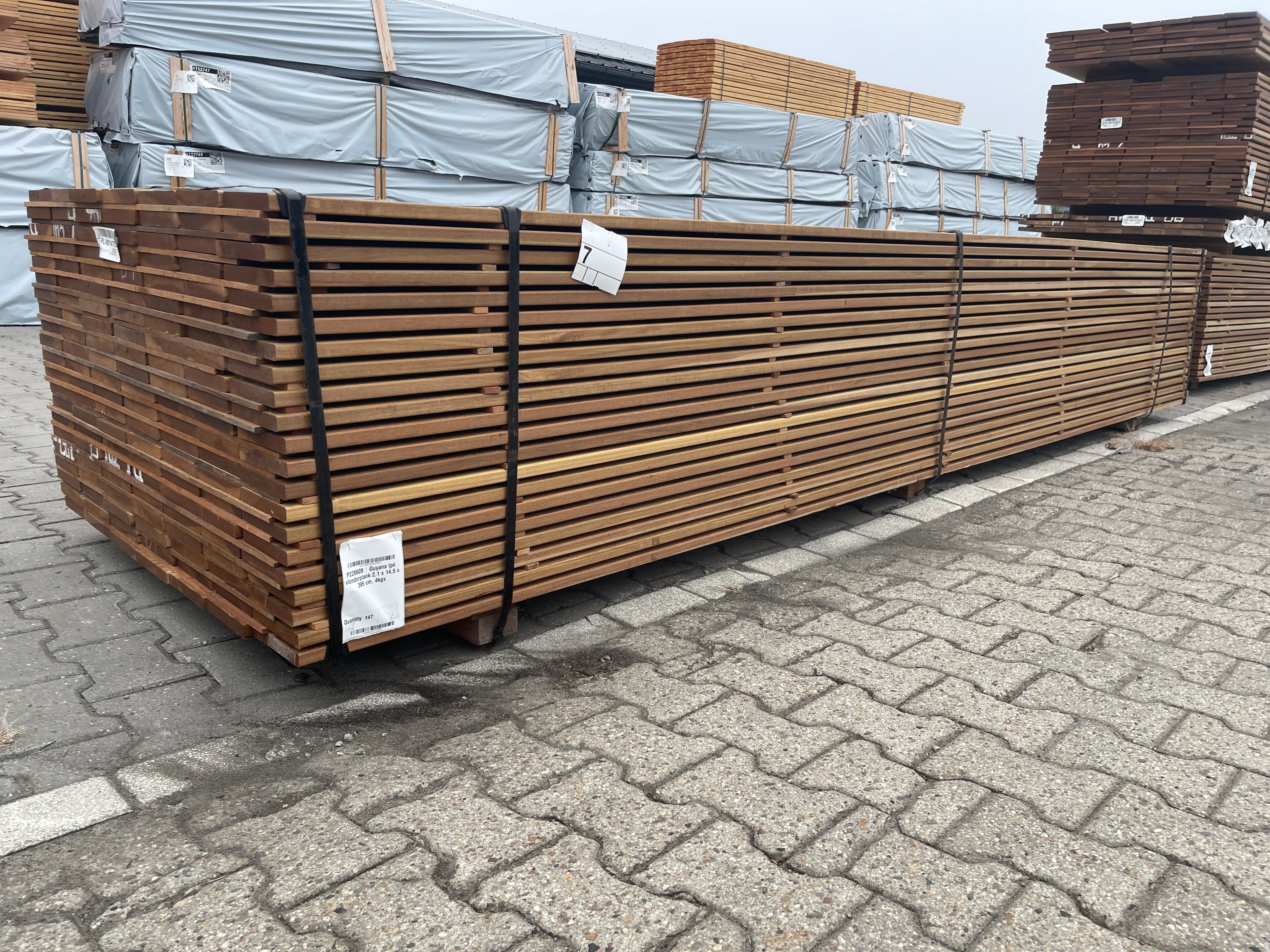 Guyana Ipé Geschaafd 21x140mm (Country Grade) - lengte 395cm, 147 stuks