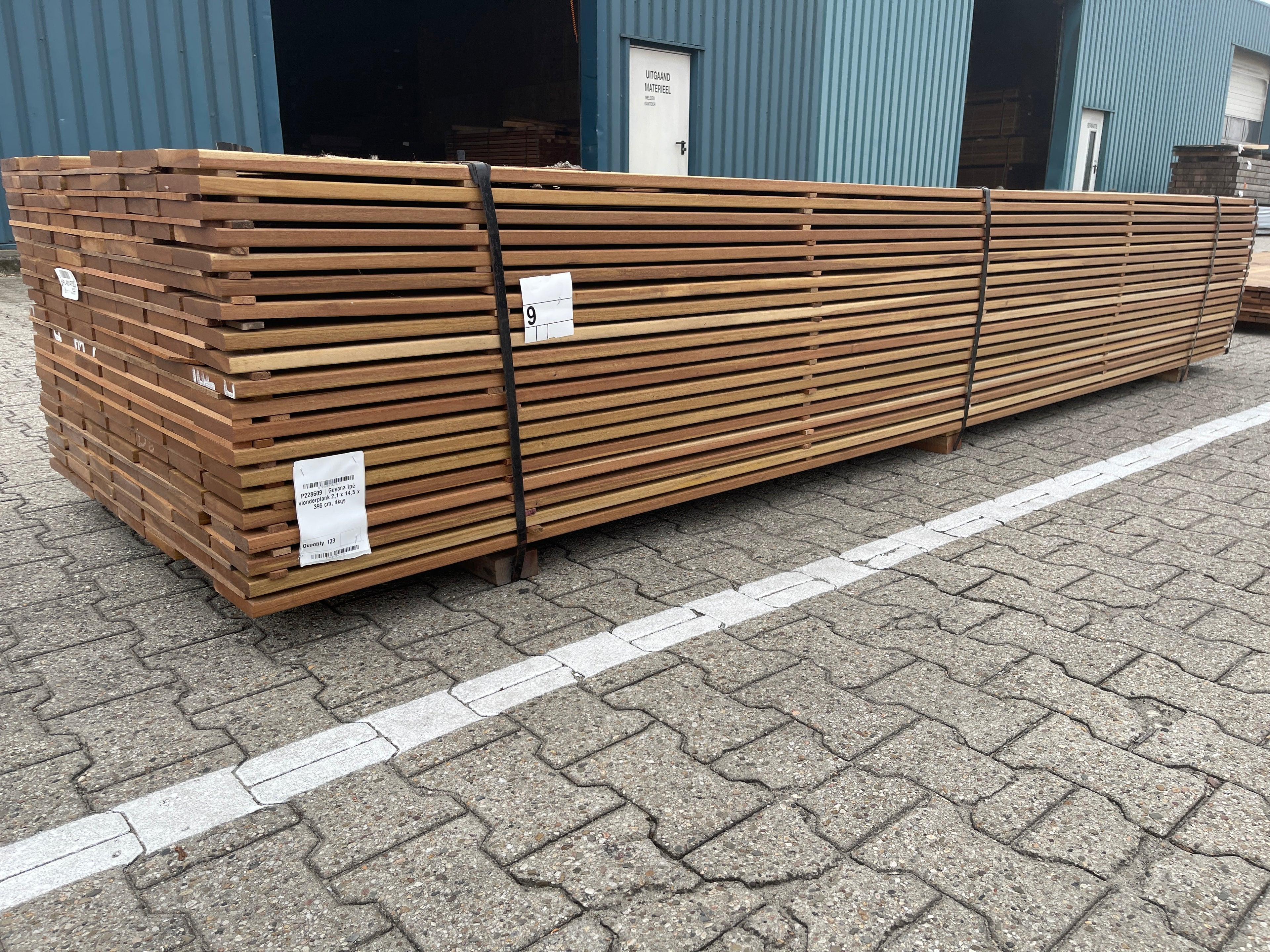 Guyana Ipé Geschaafd 21x140mm (Country Grade) - lengte 395cm, 139 stuks