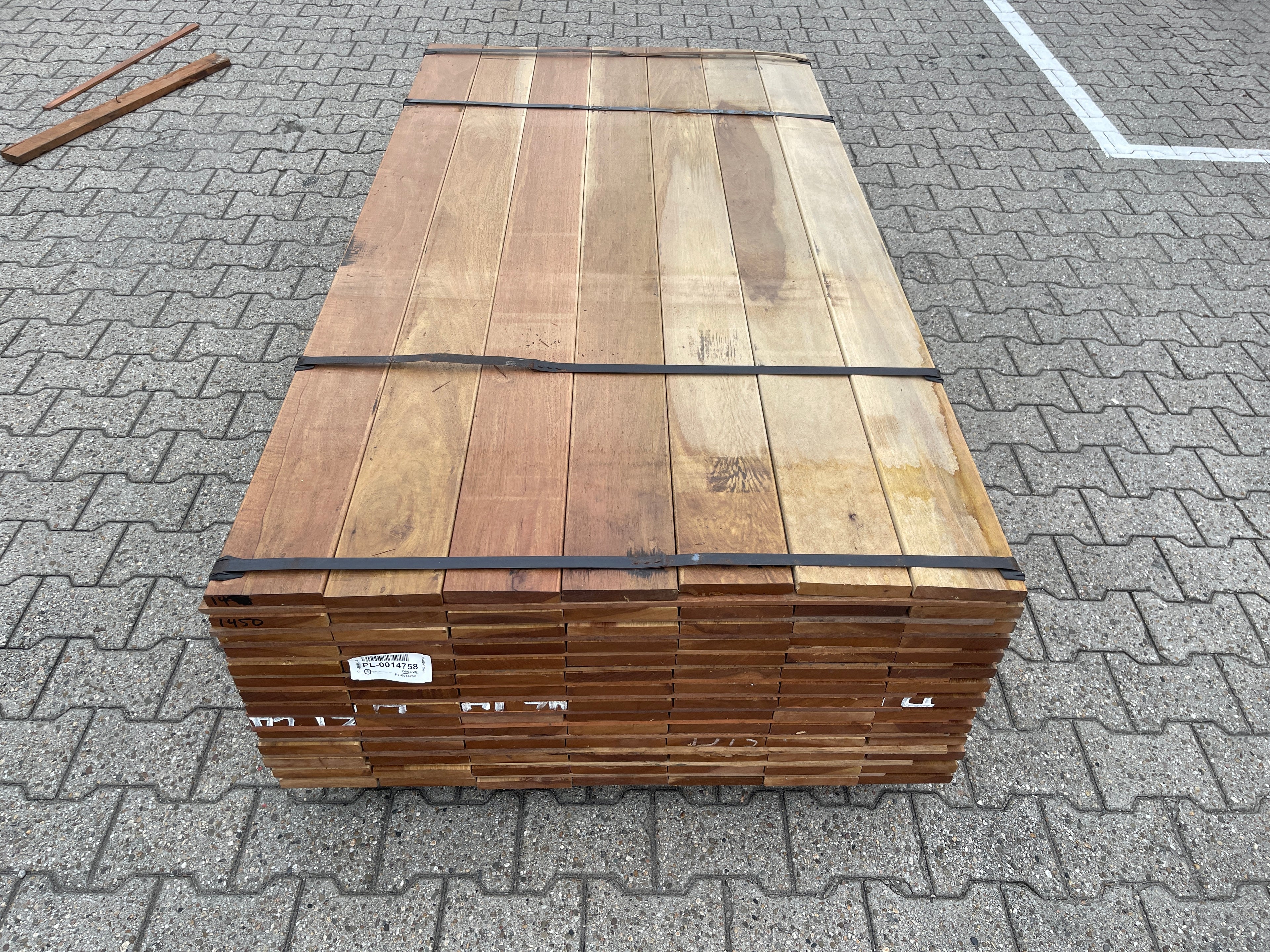 Guyana Ipé Geschaafd 21x140mm (Country Grade) - lengte 185cm, 98 stuks