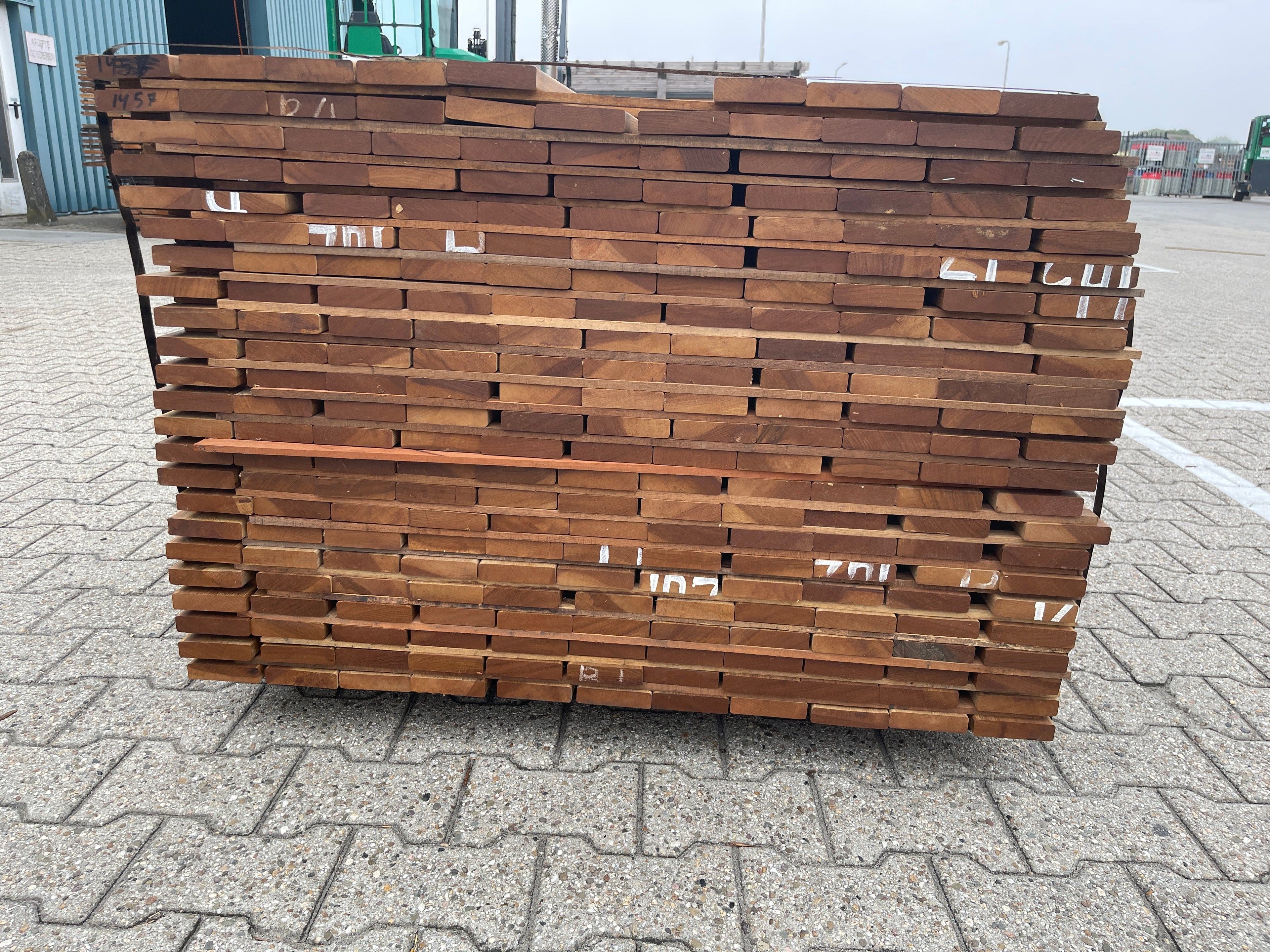 Guyana Ipé Geschaafd 21x90mm (Country Grade) - lengte 13/395cm, 73/430cm, 165/490cm