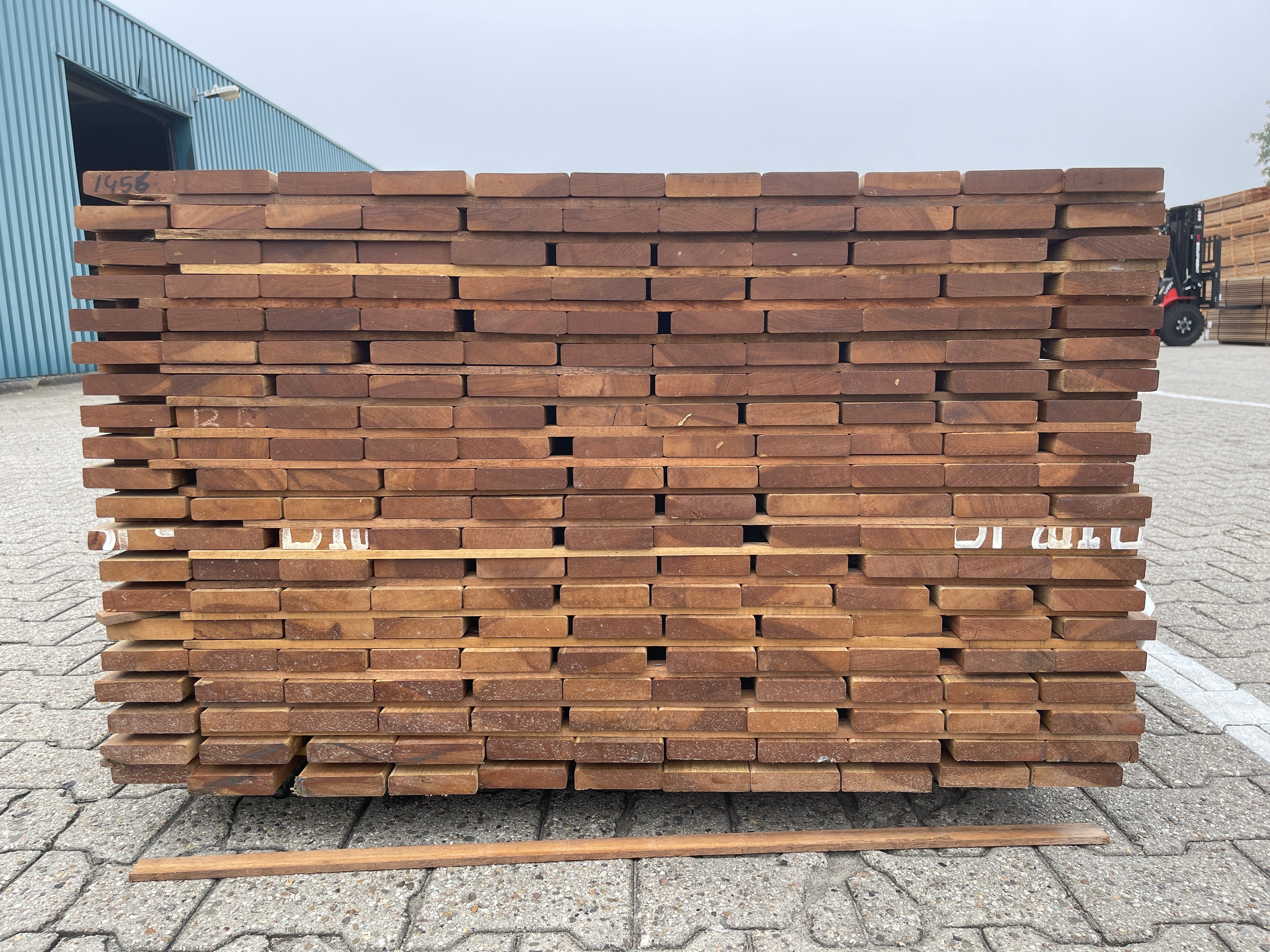 Guyana Ipé Geschaafd 21x90mm (Country Grade) - lengte 141/460cm, 26/490cm, 23/520cm, 12/550cm, 18/580cm