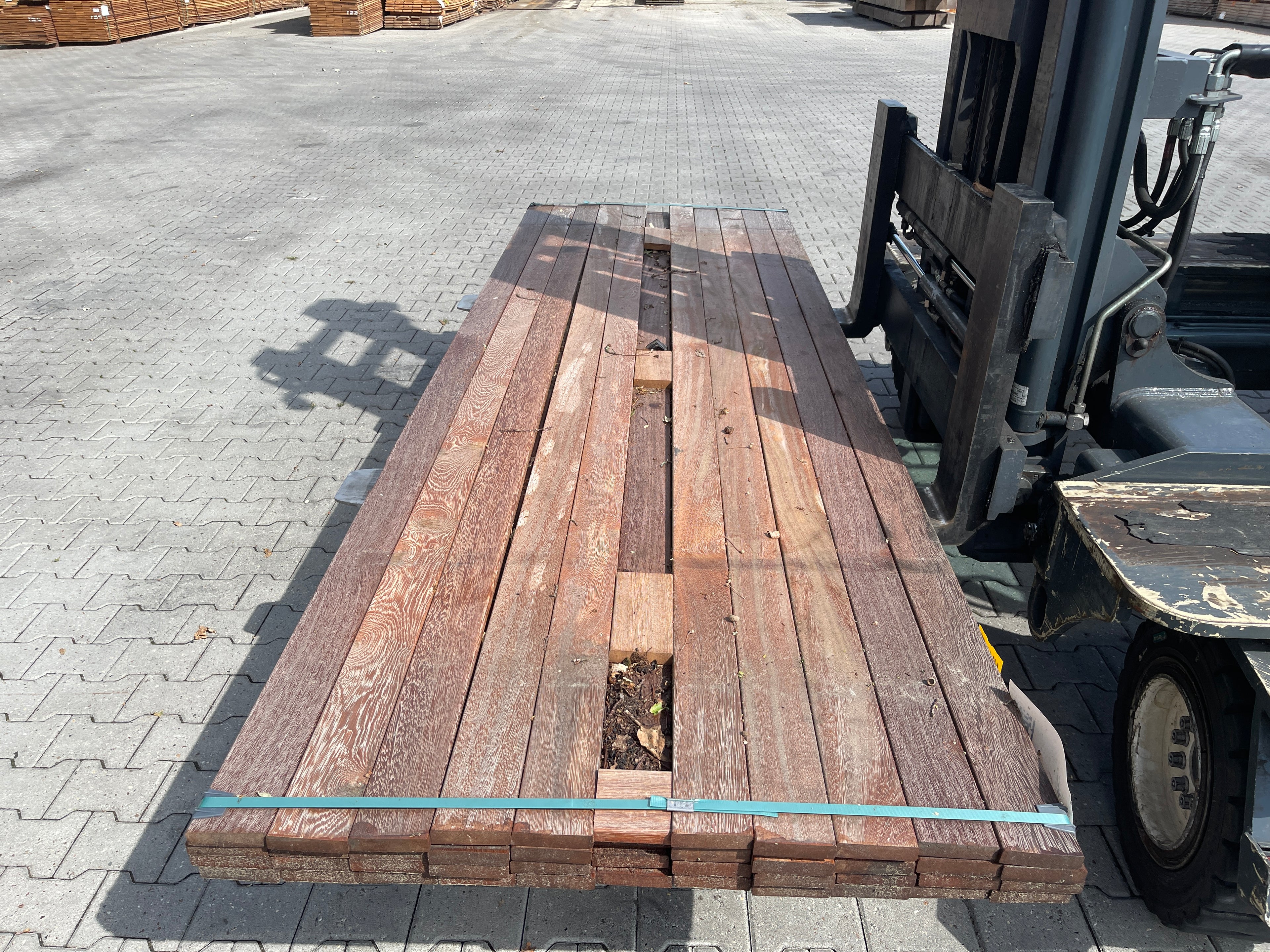 Angelim Pedra Planken Geschaafd 21x90mm - lengte 305cm, 43 stuks