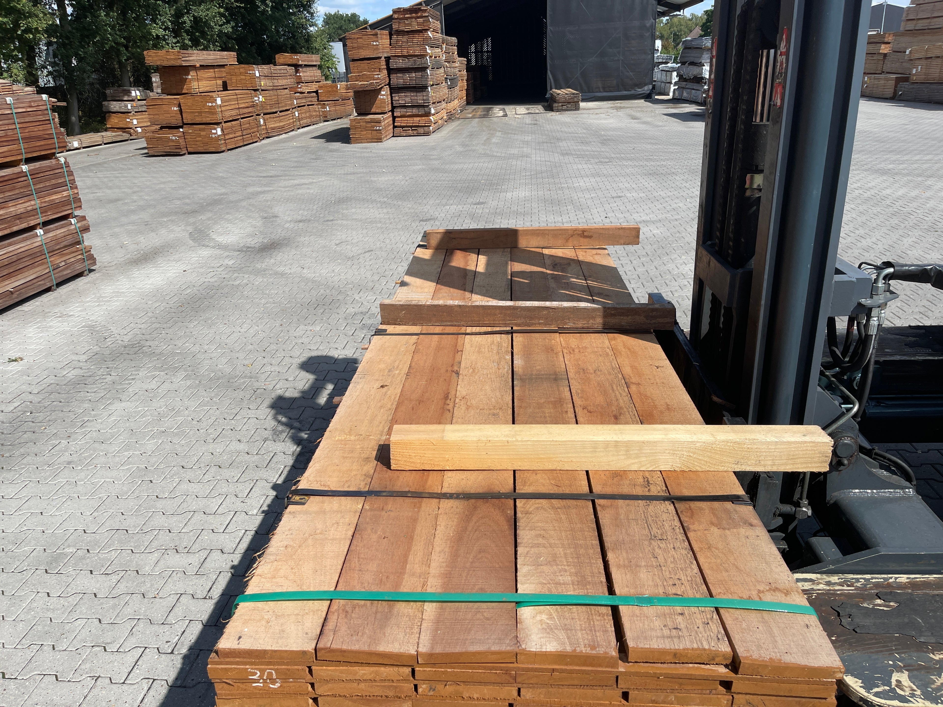 Guyana Teak Beschoeiingsplanken 20x150mm - lengte 300cm, 138 stuks