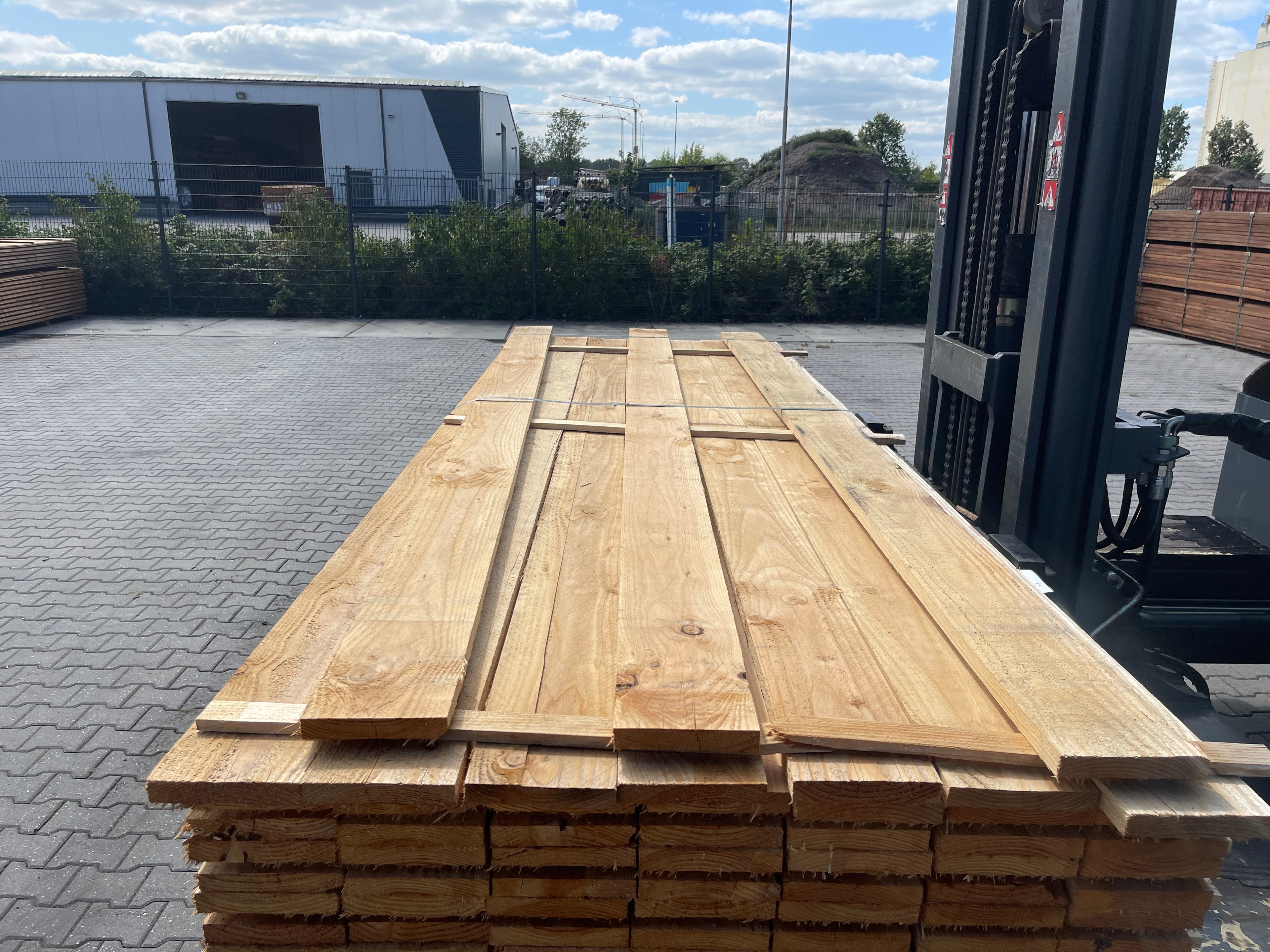 Douglas Planken Fijnbezaagd 25x150mm - Lengte 300cm, 157 stuks