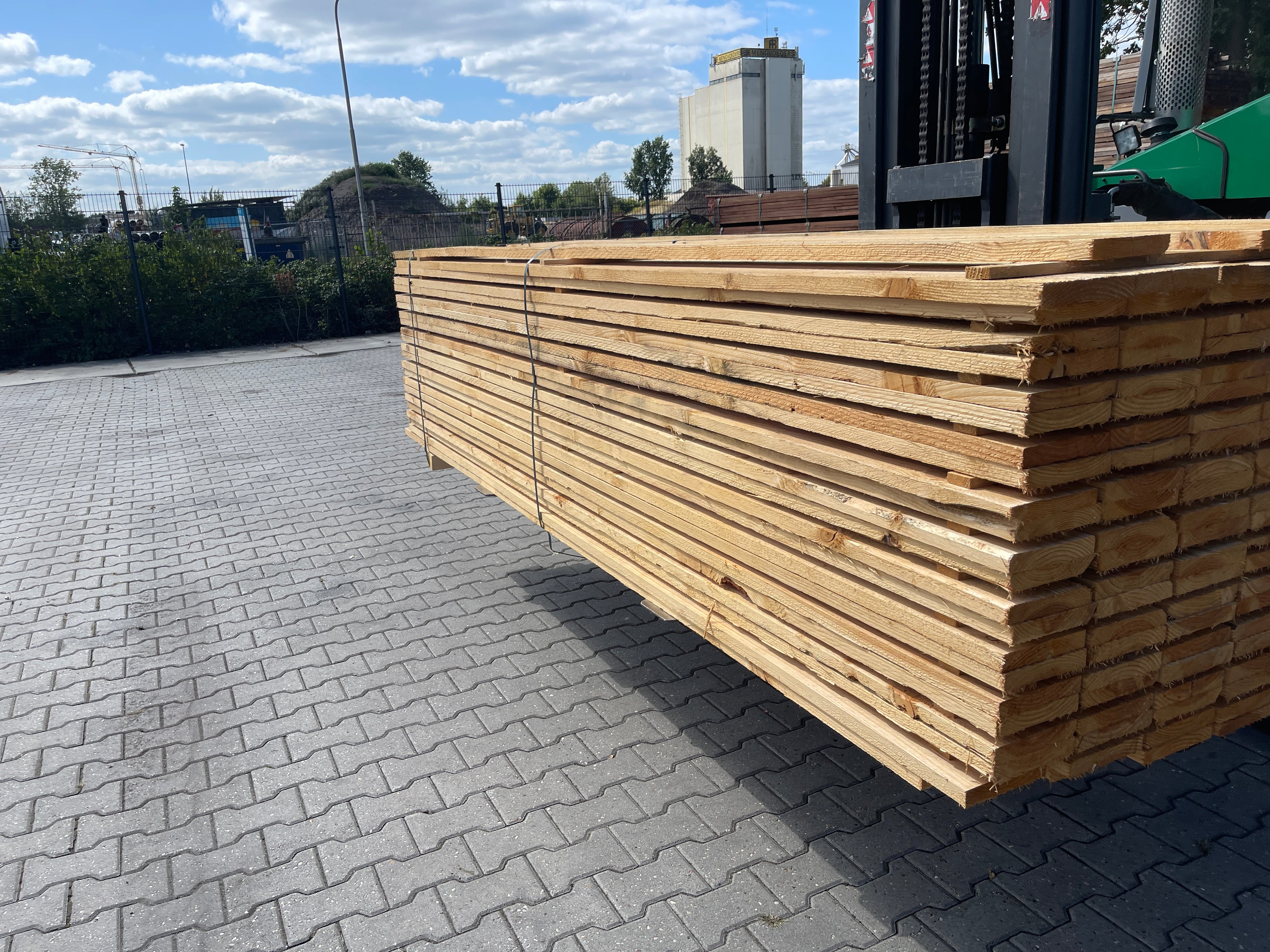 Douglas Planken Fijnbezaagd 25x150mm - Lengte 300cm, 157 stuks