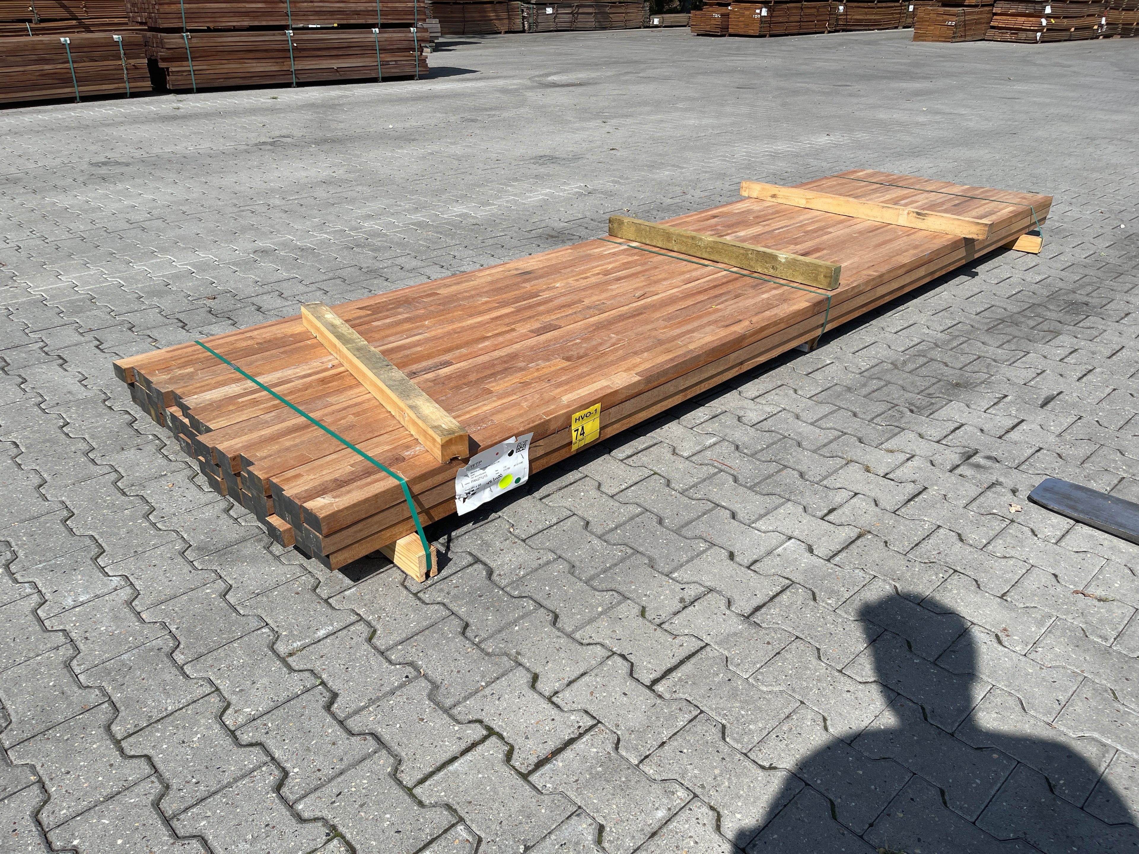 Bankirai Onderliggers Geschaafd Gevingerlast 44x68mm - Lengte 400cm, 45 stuks